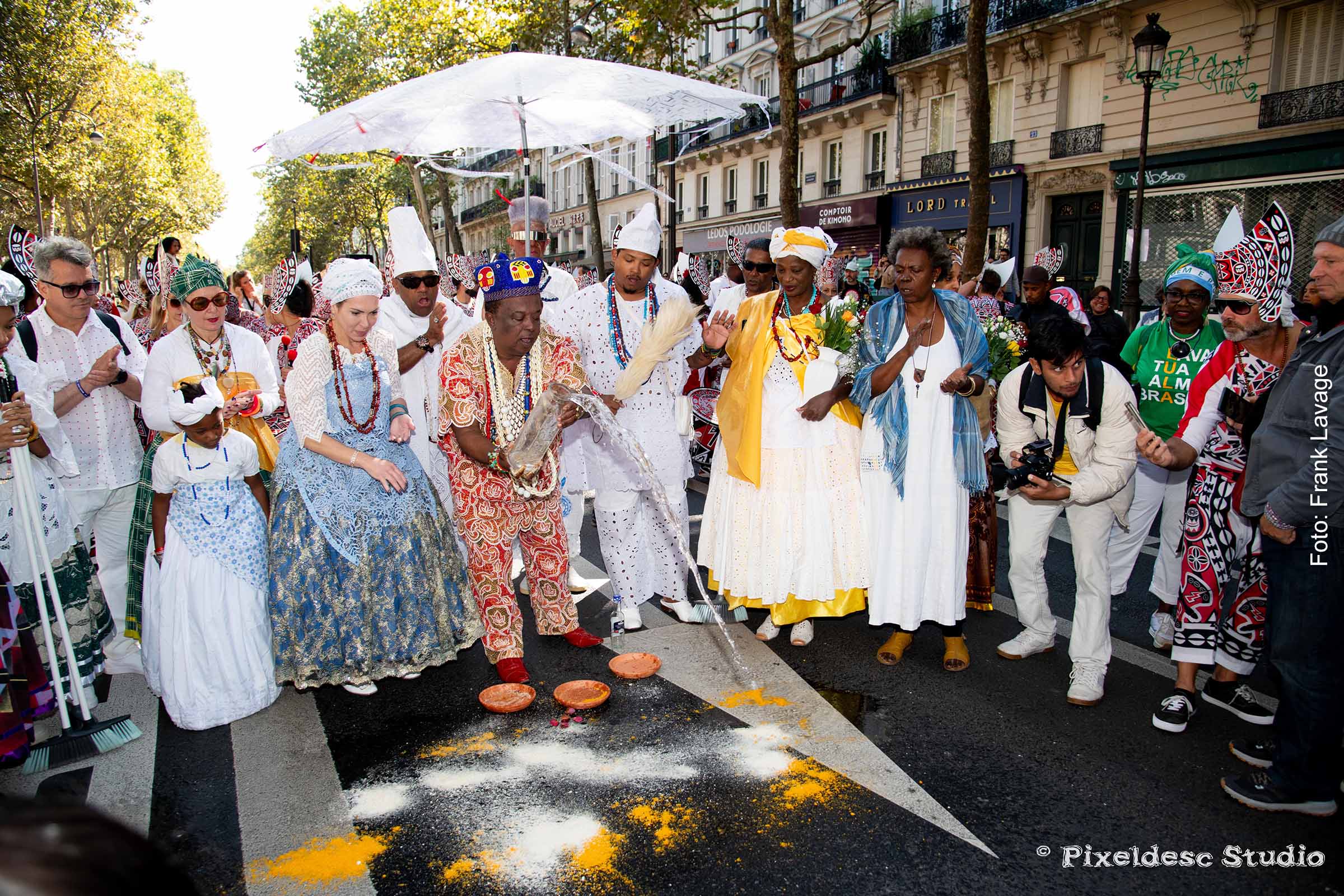 Bahia em Paris: Lavagem de Madeleine celebra cultura brasileira na capital francesa
