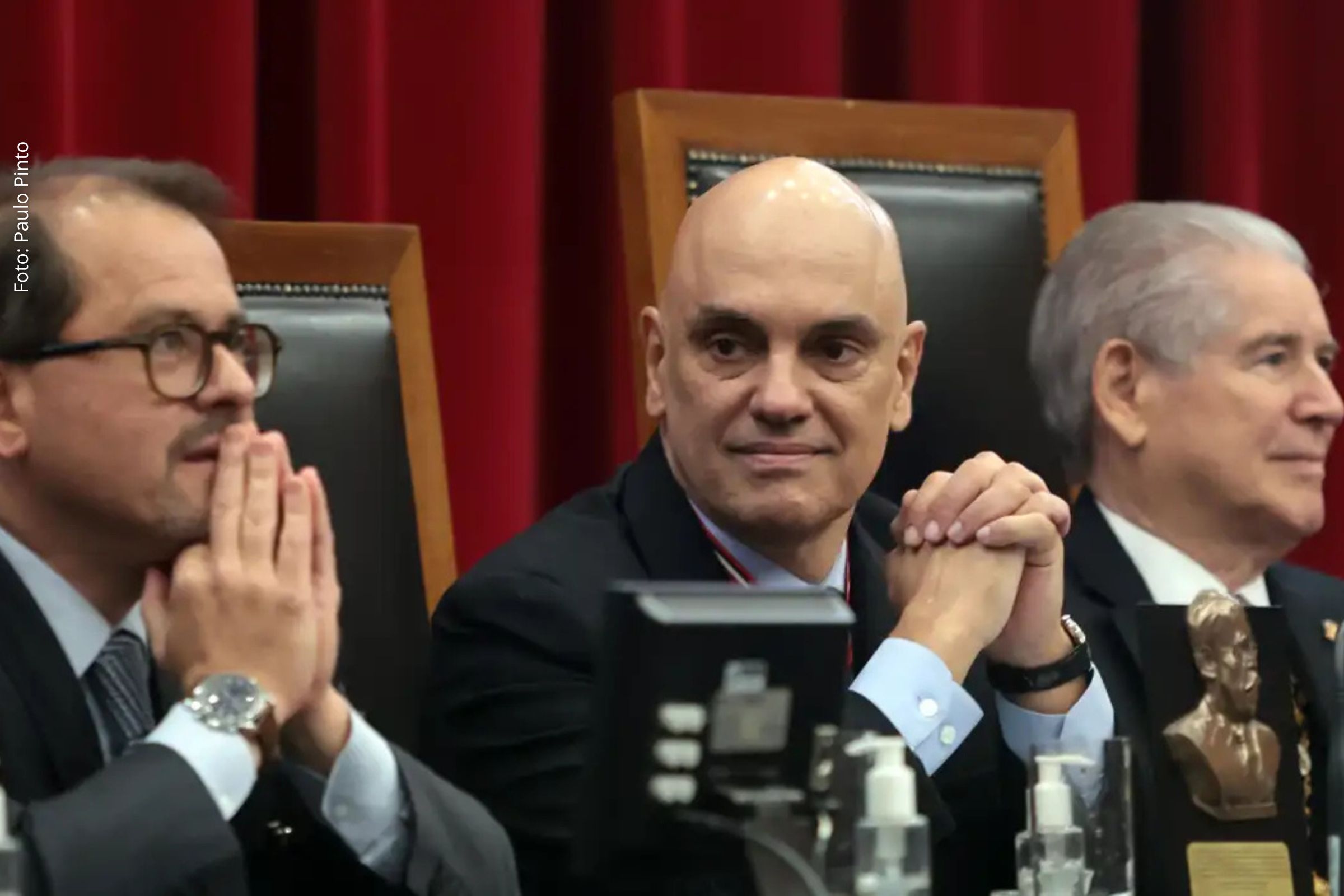 Ministro do STF destaca independência do Judiciário e reafirma prazo para defesas no processo da trama golpista.