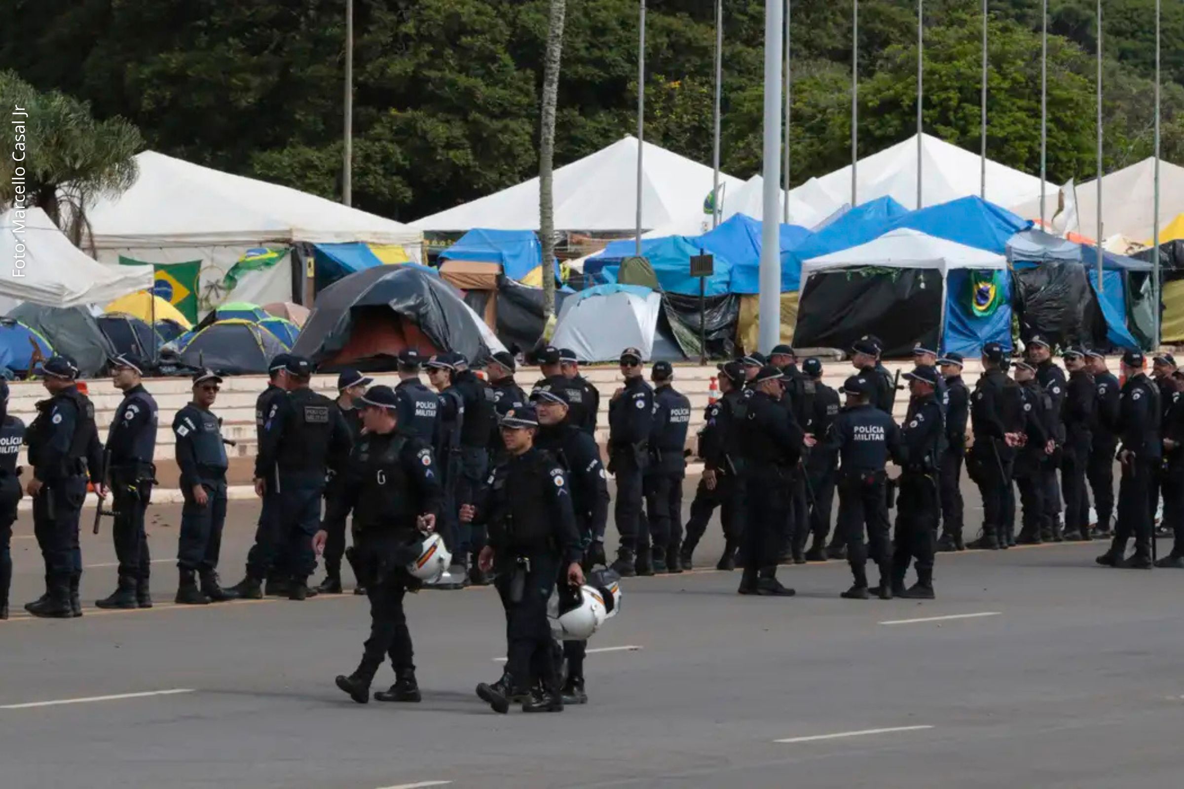 PGR denuncia casal por arrecadação de R$ 1 milhão para acampamento golpista em Brasília