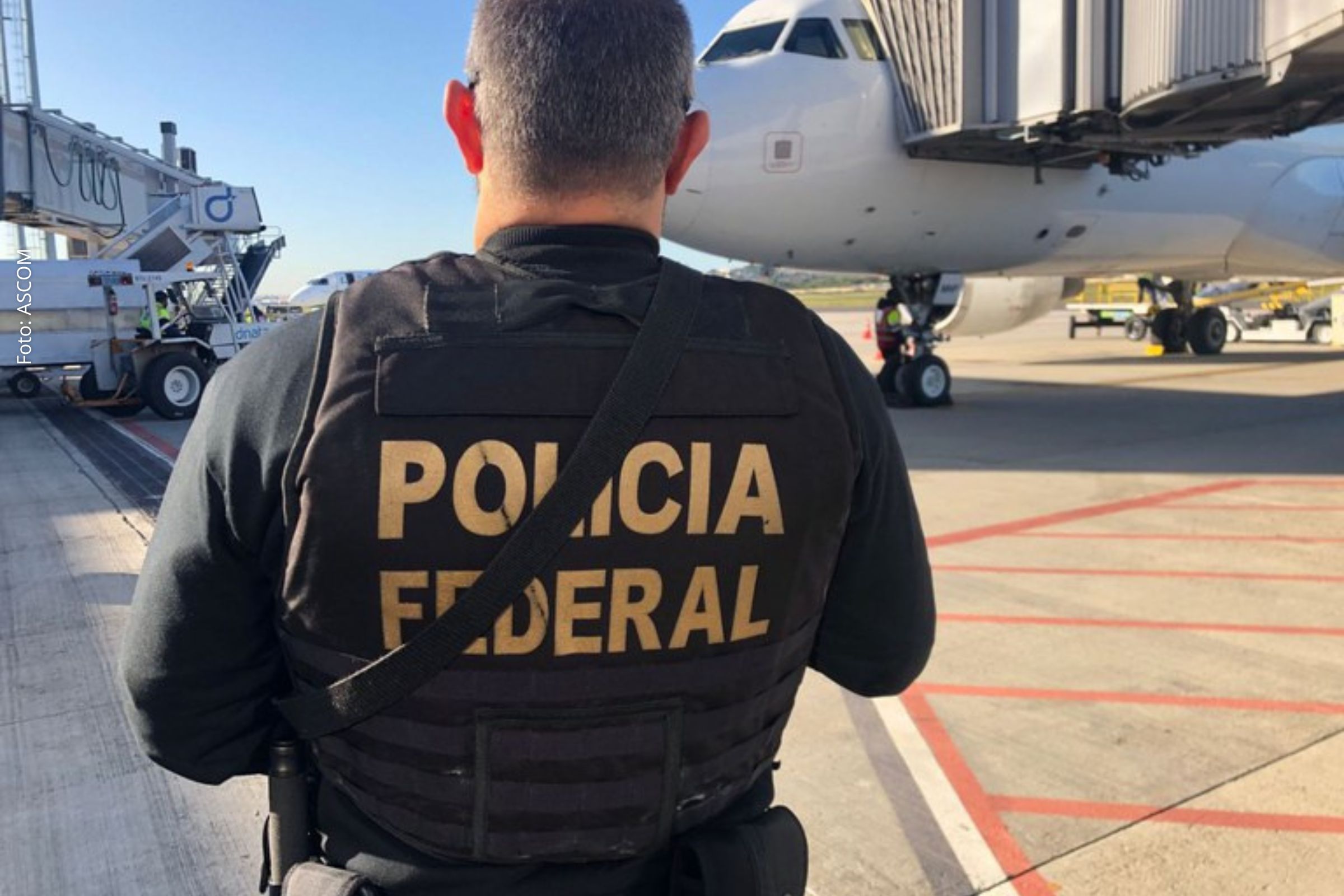 Passageira foi detida em flagrante durante embarque para Paris com 930 gramas de droga.