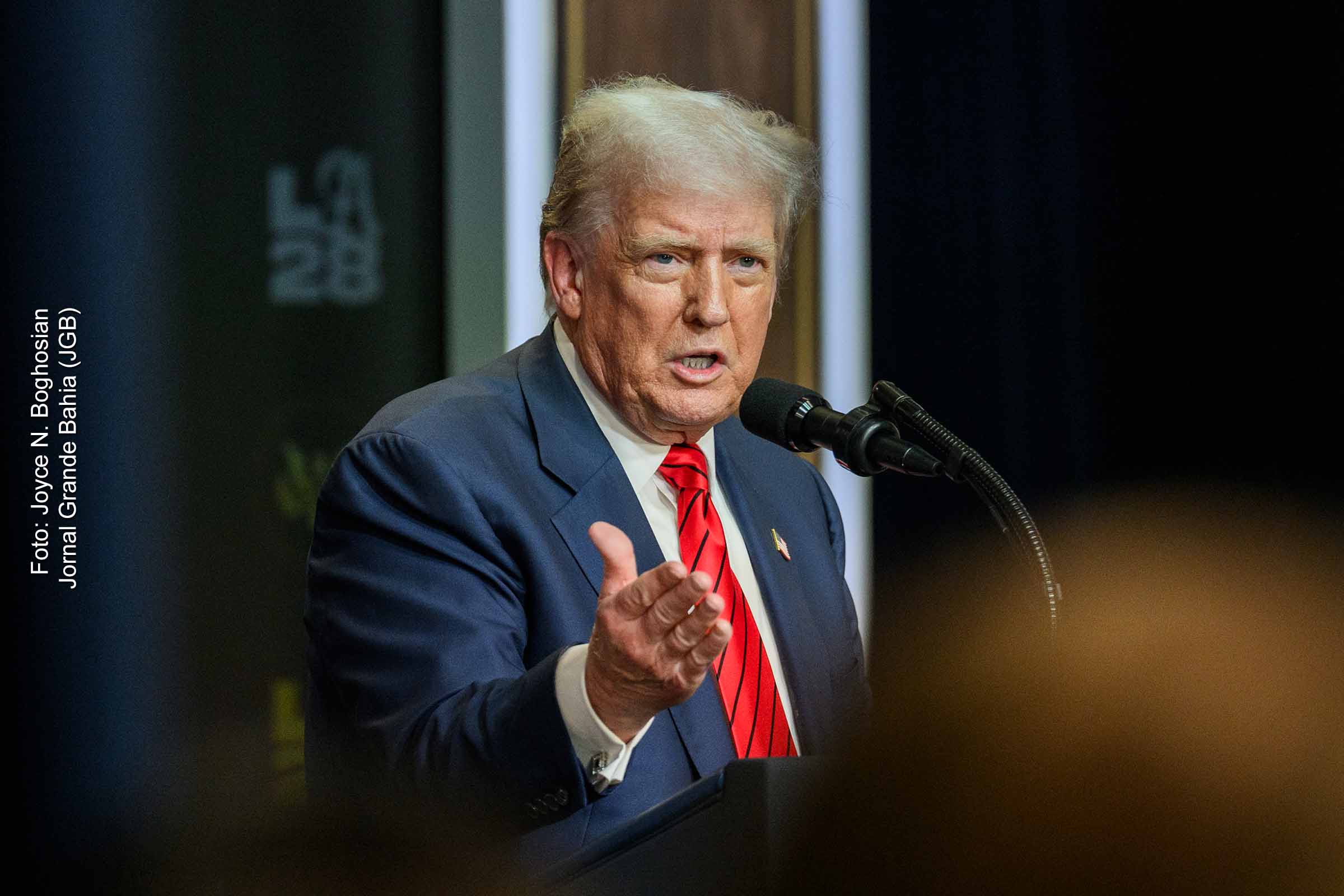 Apple anuncia investimento histórico de US$ 100 bilhões nos EUA para atender exigências do Governo Trump e fortalecer cadeia de produção nacional