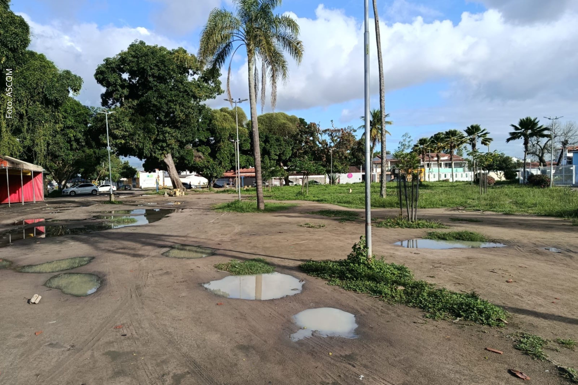 Feira de Santana: Praça do Morada das Árvores e Avenida José de ...