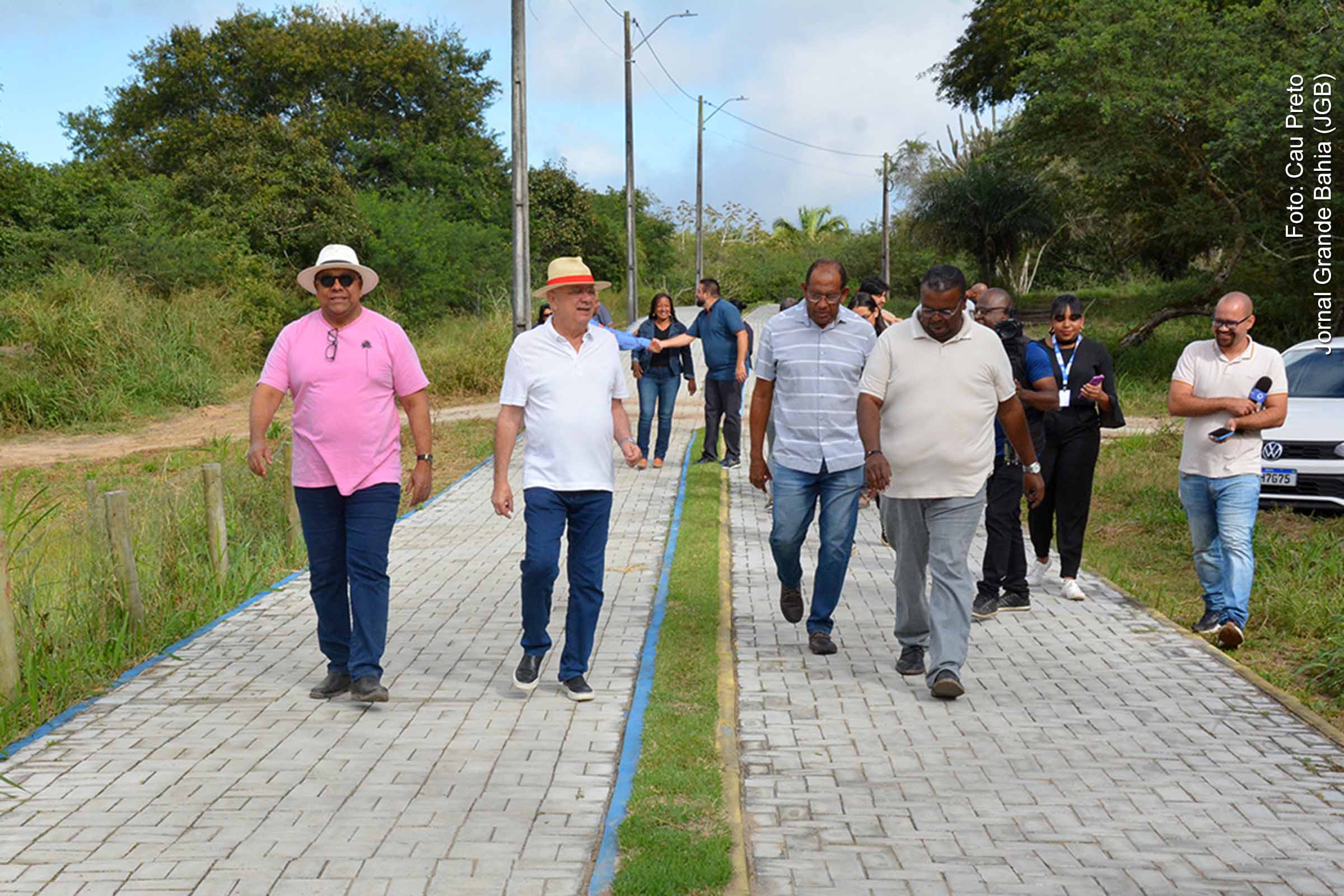 Prefeito José Ronaldo acompanha revitalização da lagoa do Parque da Cidade em Feira de Santana