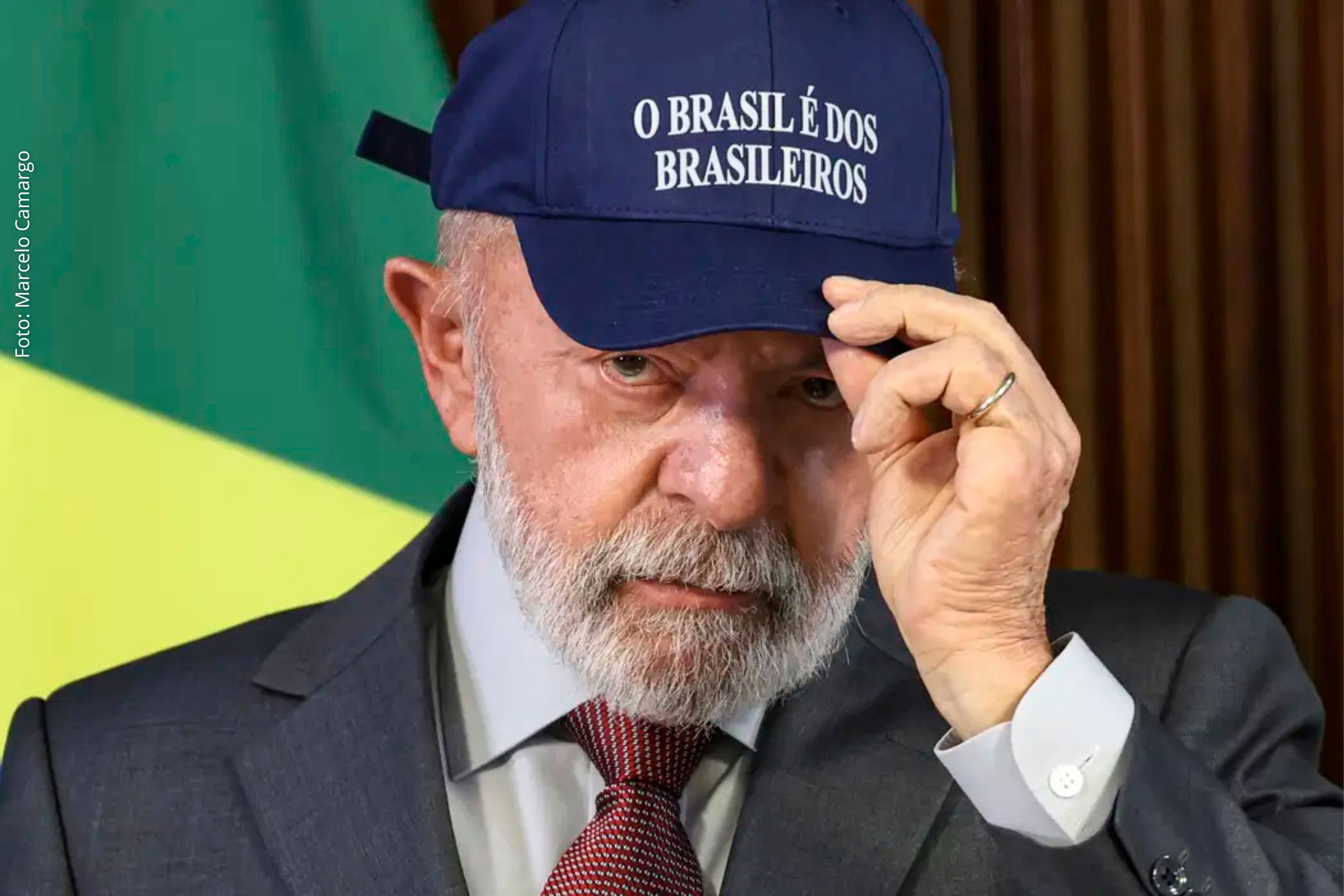 Mudança substitui frase “União e Reconstrução” e reforça foco em soberania e políticas sociais.