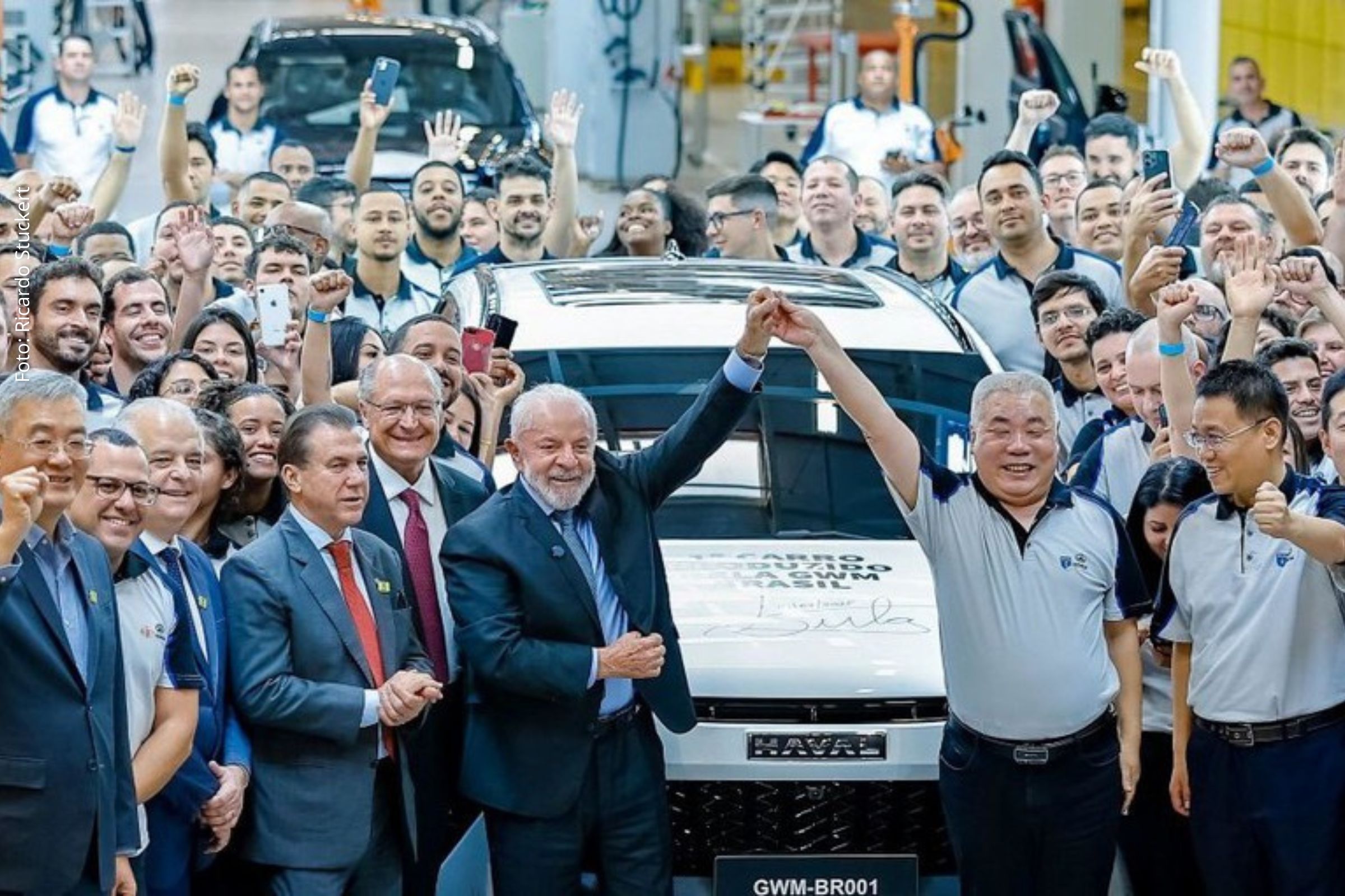 Investimento de R$ 4 bilhões deve gerar 1 mil empregos diretos e fortalecer indústria automobilística brasileira.