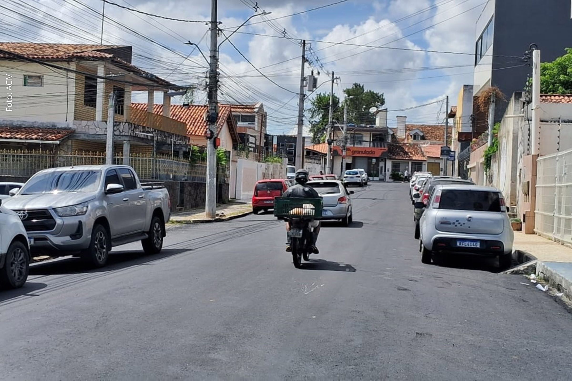 Intervenção inclui recapeamento asfáltico e sinalização em área de tráfego intenso no Centro da cidade.