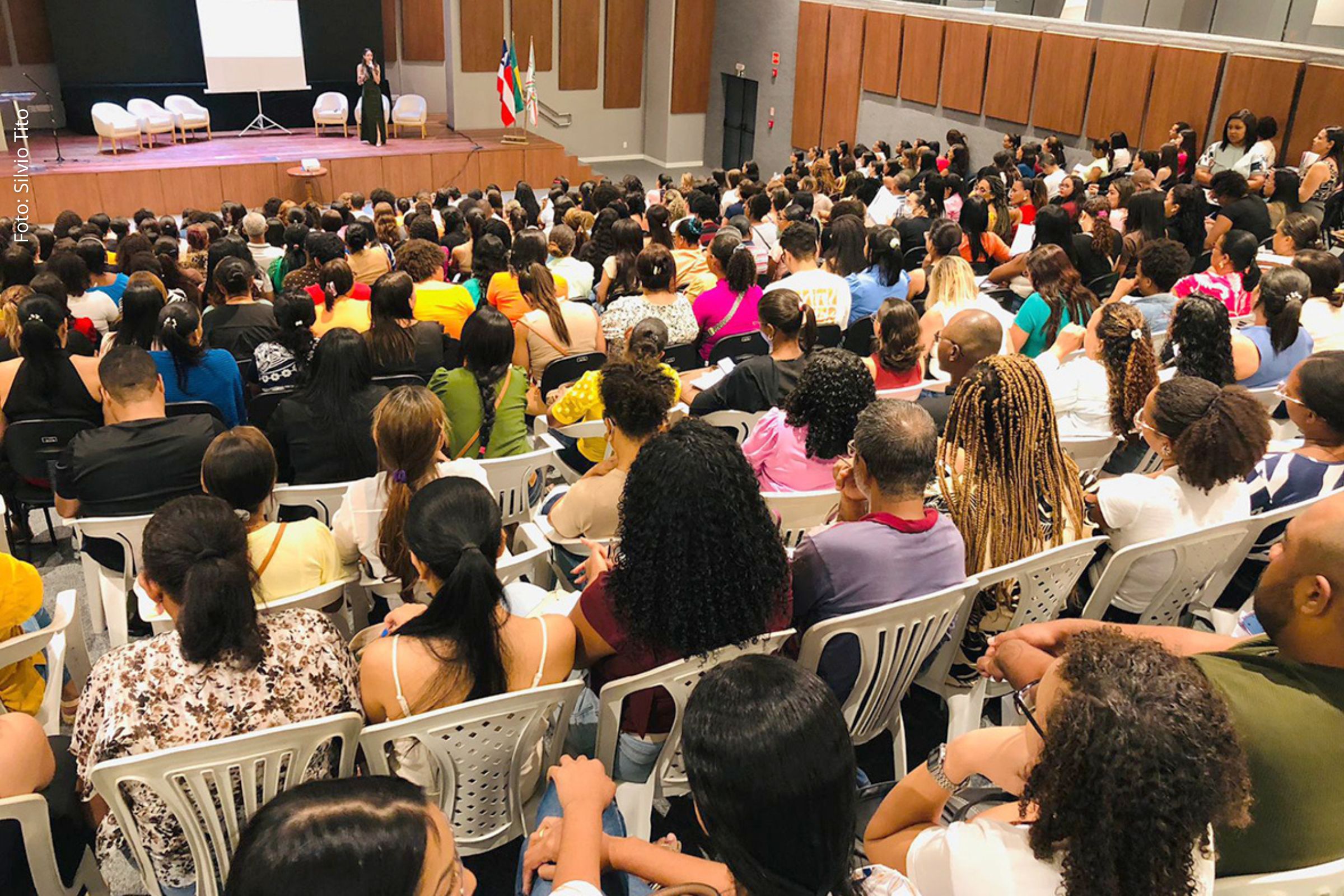 Formação visa fortalecer inclusão e atendimento humanizado a estudantes com deficiência.