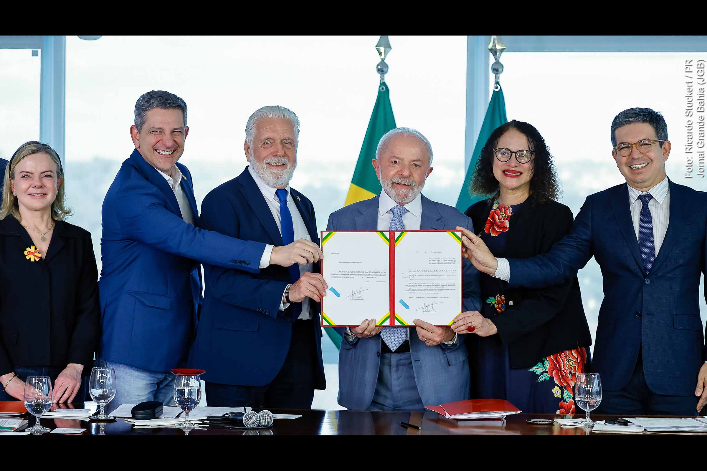 Presidente Lula sanciona projeto do senador Jaques Wagner que libera R$ 22 bilhões para ciência, tecnologia e inovação