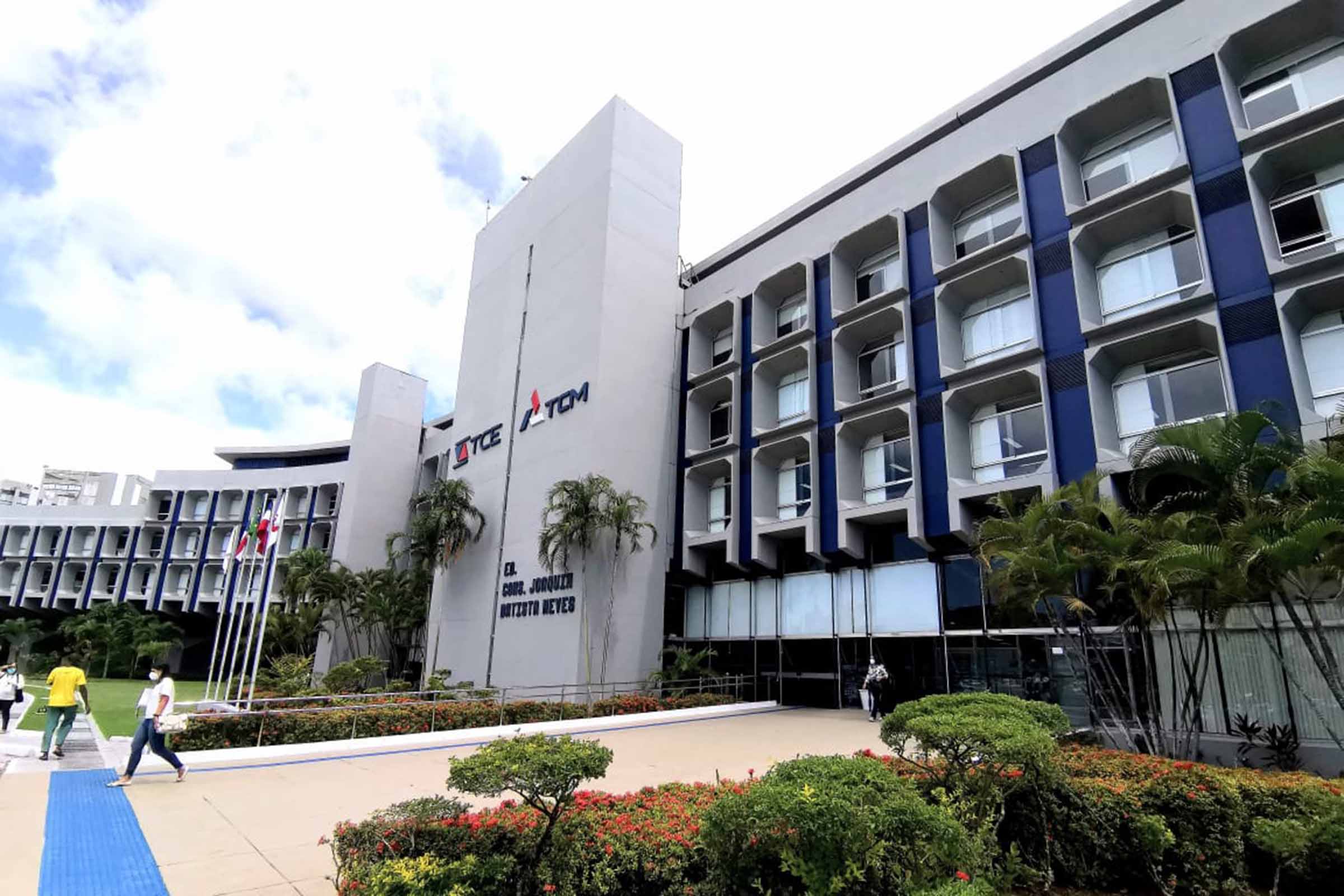 Evento formaliza expansão da regularização de áreas industriais em parceria com cartórios, prefeituras e governo estadual.