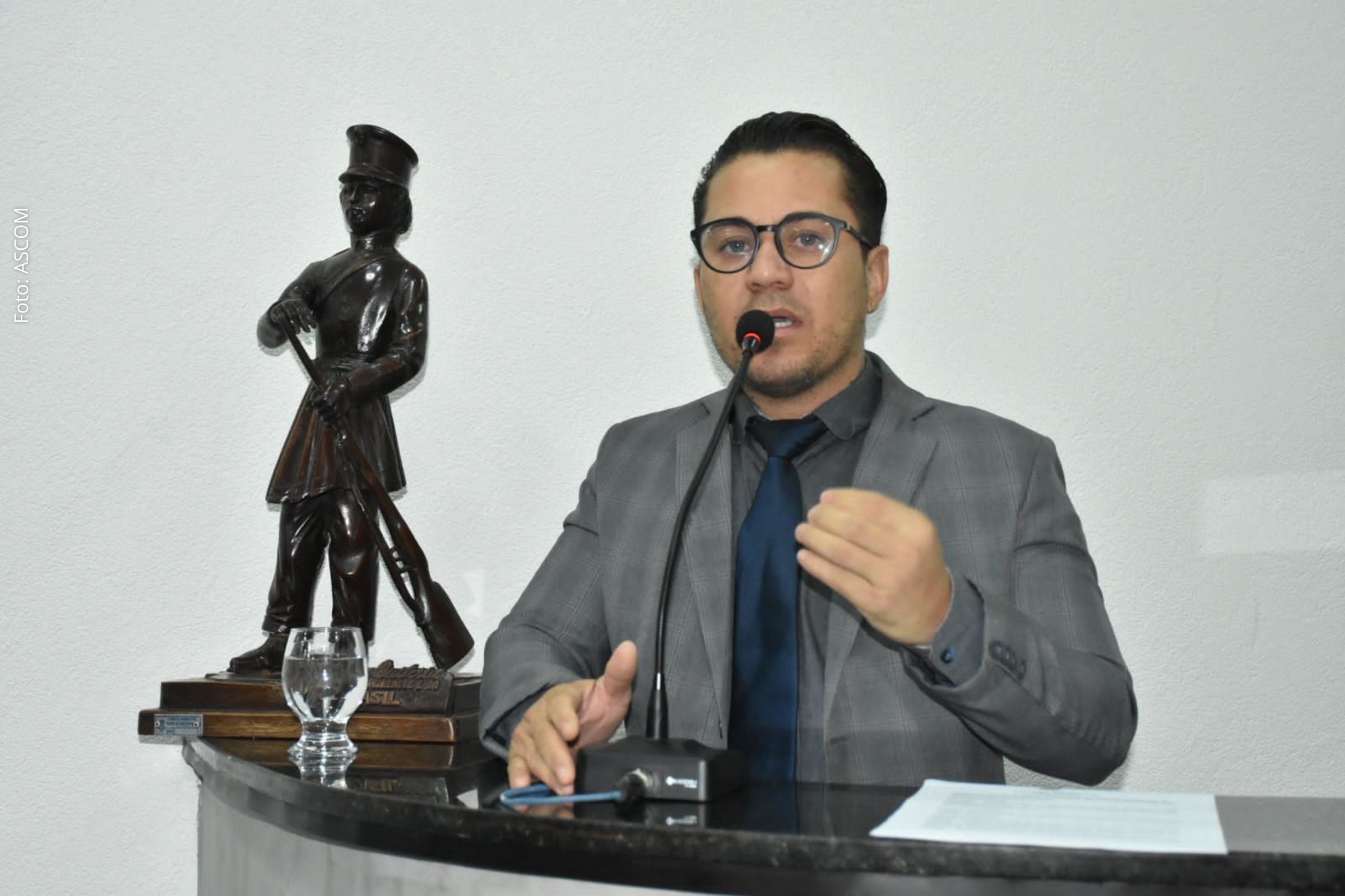 Câmara Municipal solicita providências aos Correios e à Fundação José Silveira para garantir serviços essenciais à população.