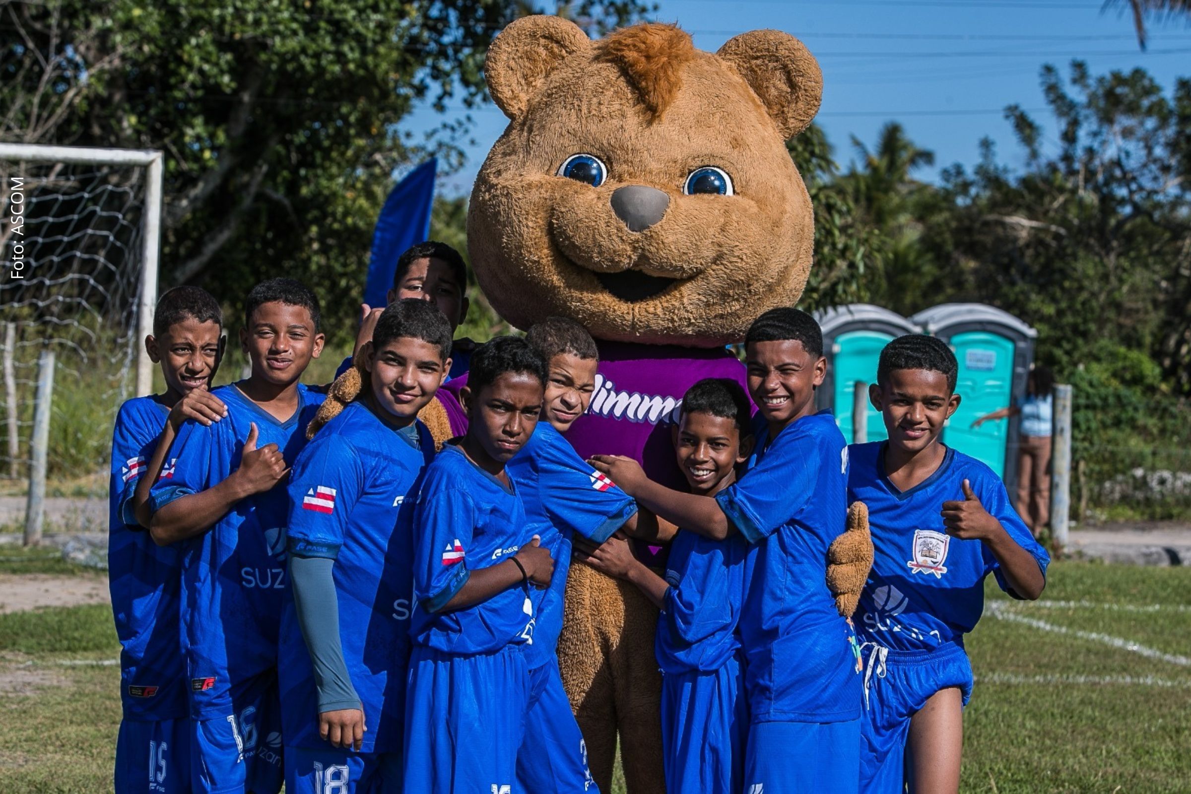 Torneio de futebol reuniu 180 estudantes, promoveu integração comunitária e selecionou jovens para peneira no Esporte Clube Bahia.