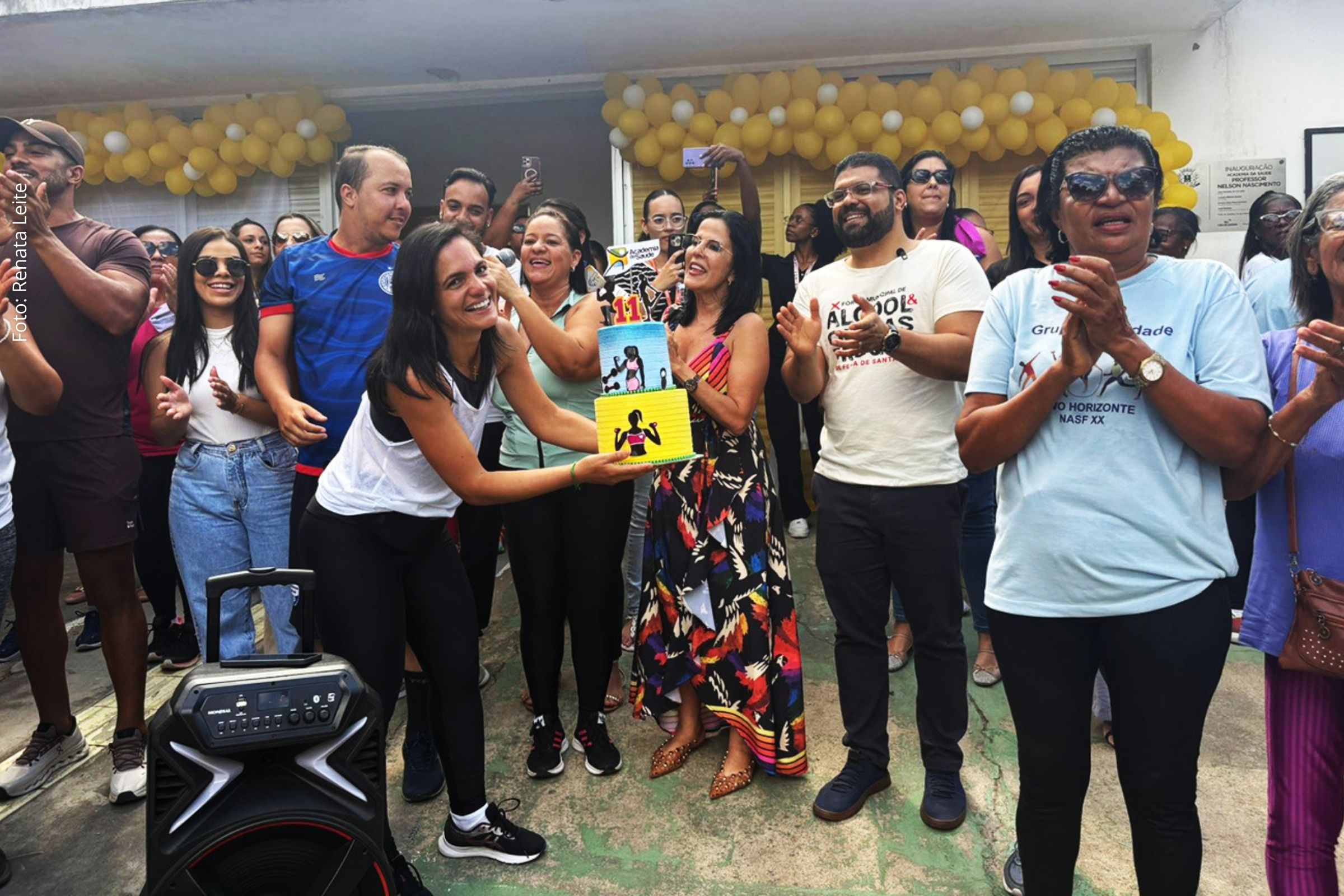 Evento no Parque da Lagoa reuniu idosos e comunidade para dança, avaliações médicas e integração social.