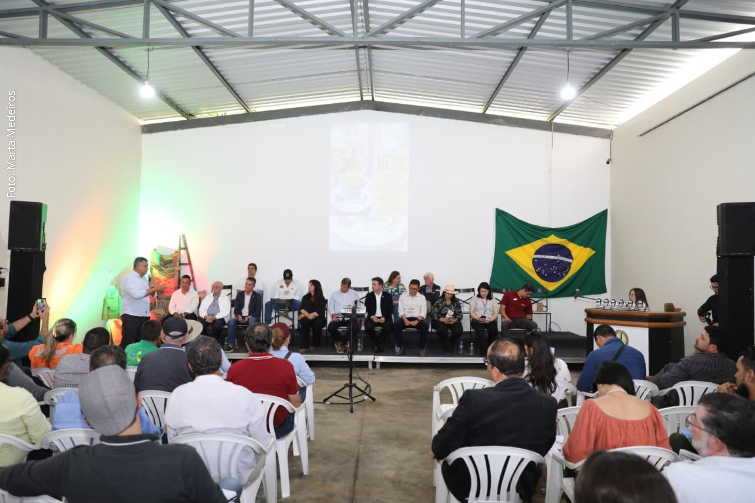 Evento em Barra do Choça reúne produtores, pesquisadores e especialistas para debater inovação, mercado e qualidade na cafeicultura.
