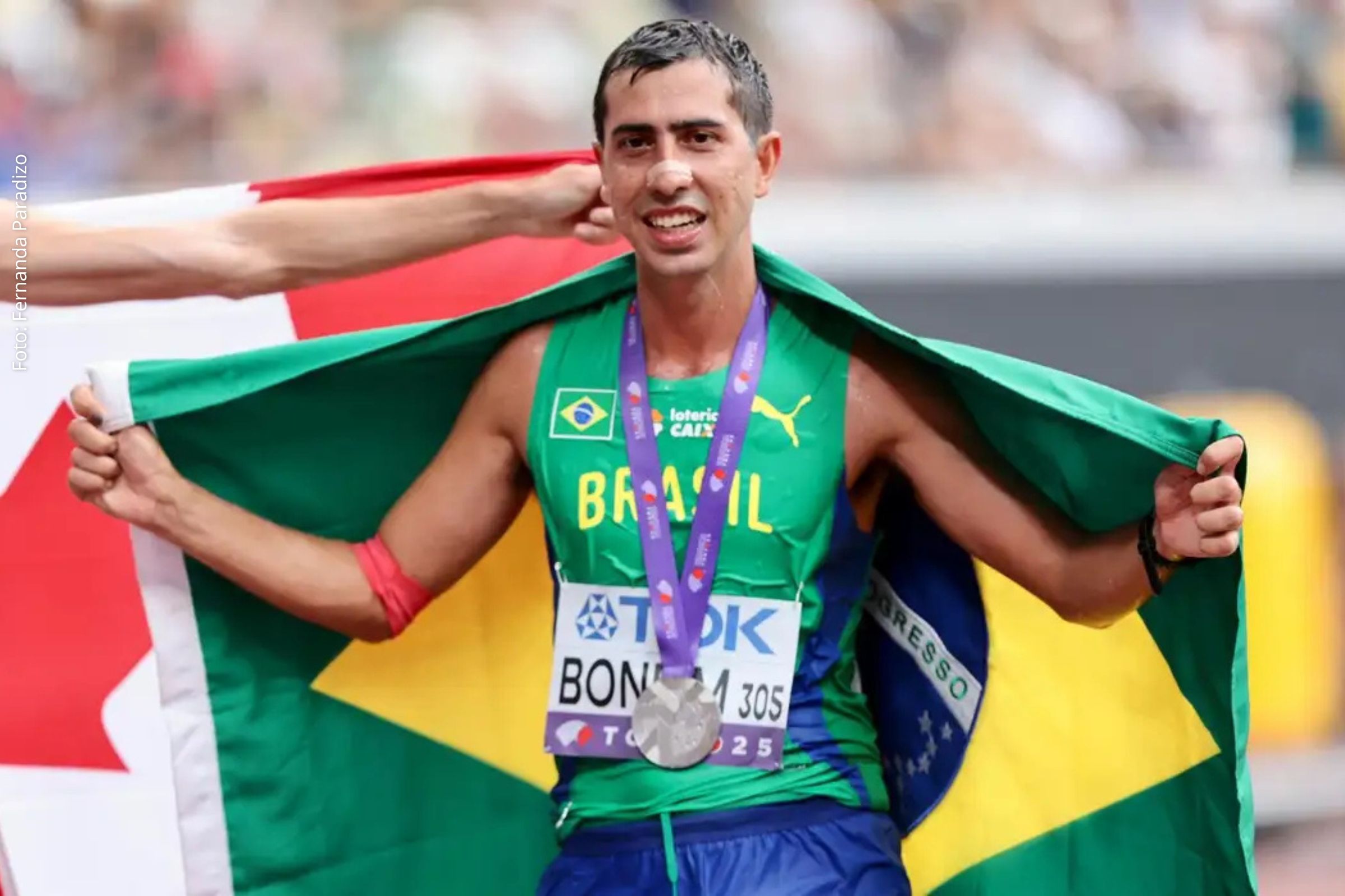 Brasileiro completa percurso em 2h28min55s e amplia histórico de medalhas em campeonatos mundiais.