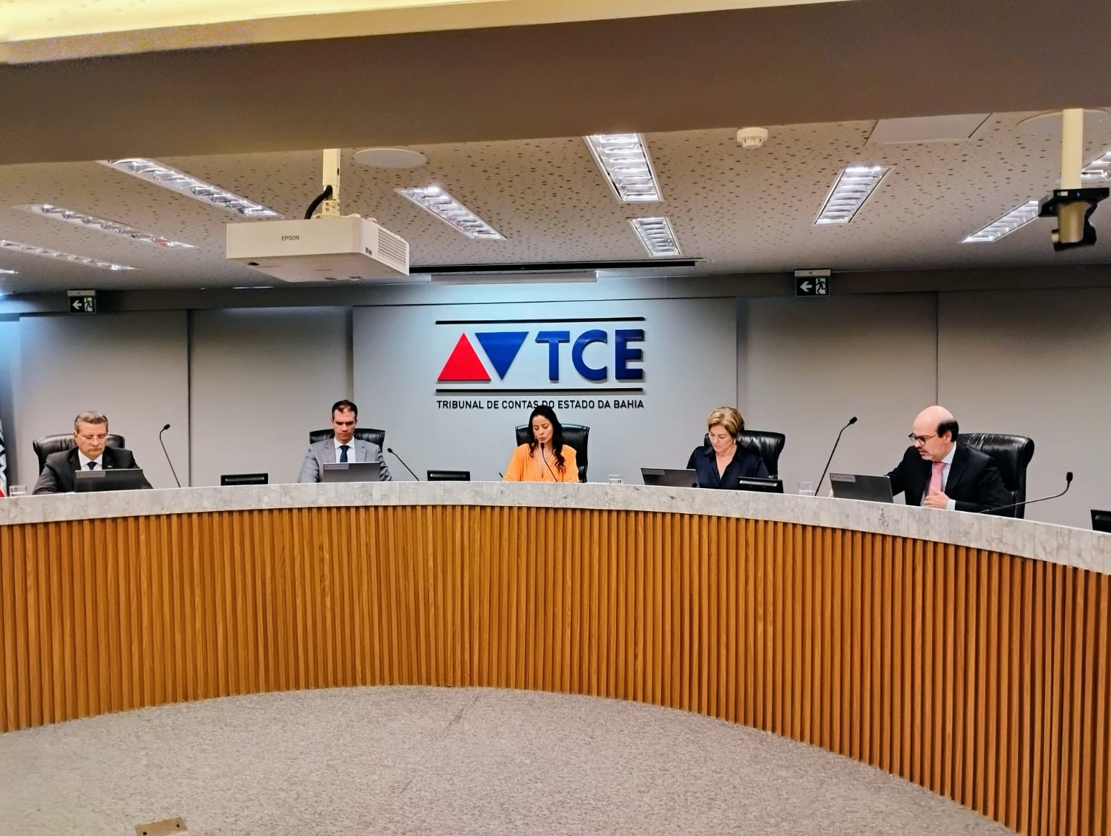 Câmara do TCE Bahia desaprova contas de convênios e multa ex-prefeito de Ilhéus