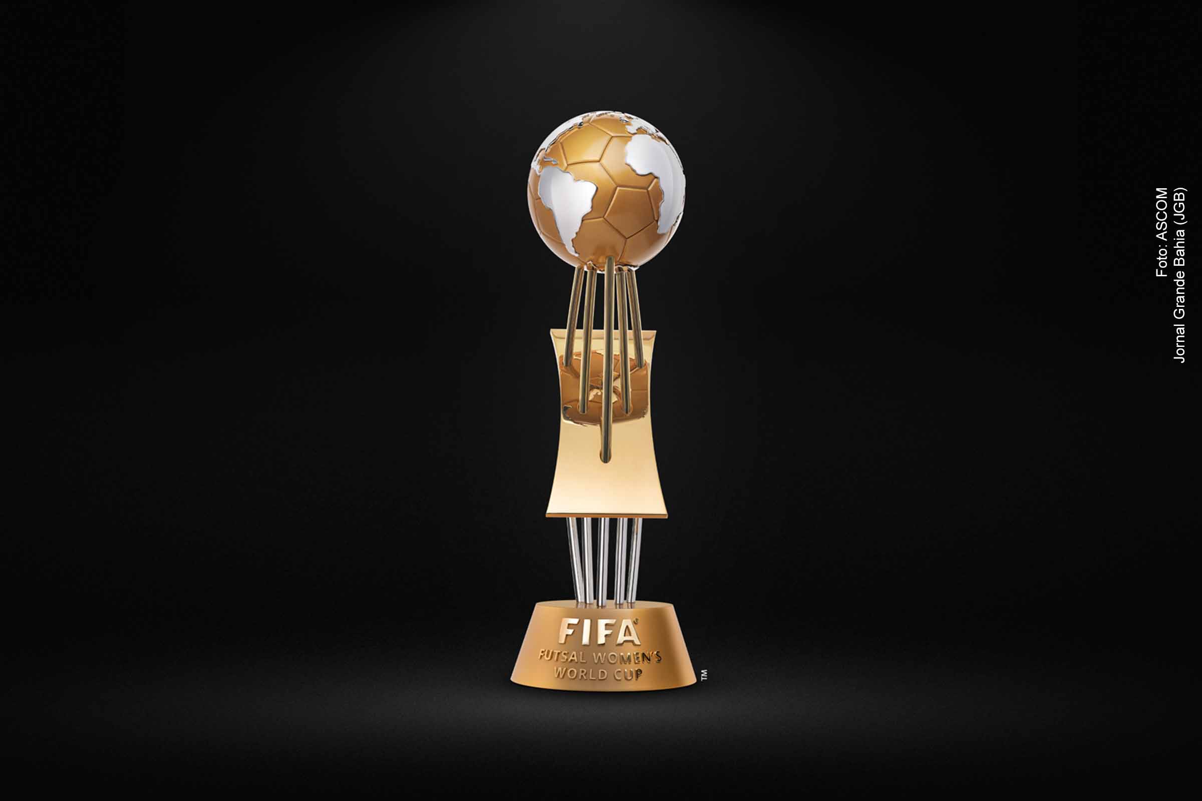 O troféu da Copa do Mundo Feminina de Futsal da FIFA™ será apresentado e exibido pela primeira vez no sorteio oficial, em 15 de setembro, em Manila. A competição reunirá 16 seleções, incluindo estreias históricas do Irã e da Tanzânia, e será realizada entre 21 de novembro e 7 de dezembro de 2025, nas Filipinas, consolidando o futsal feminino no calendário mundial.