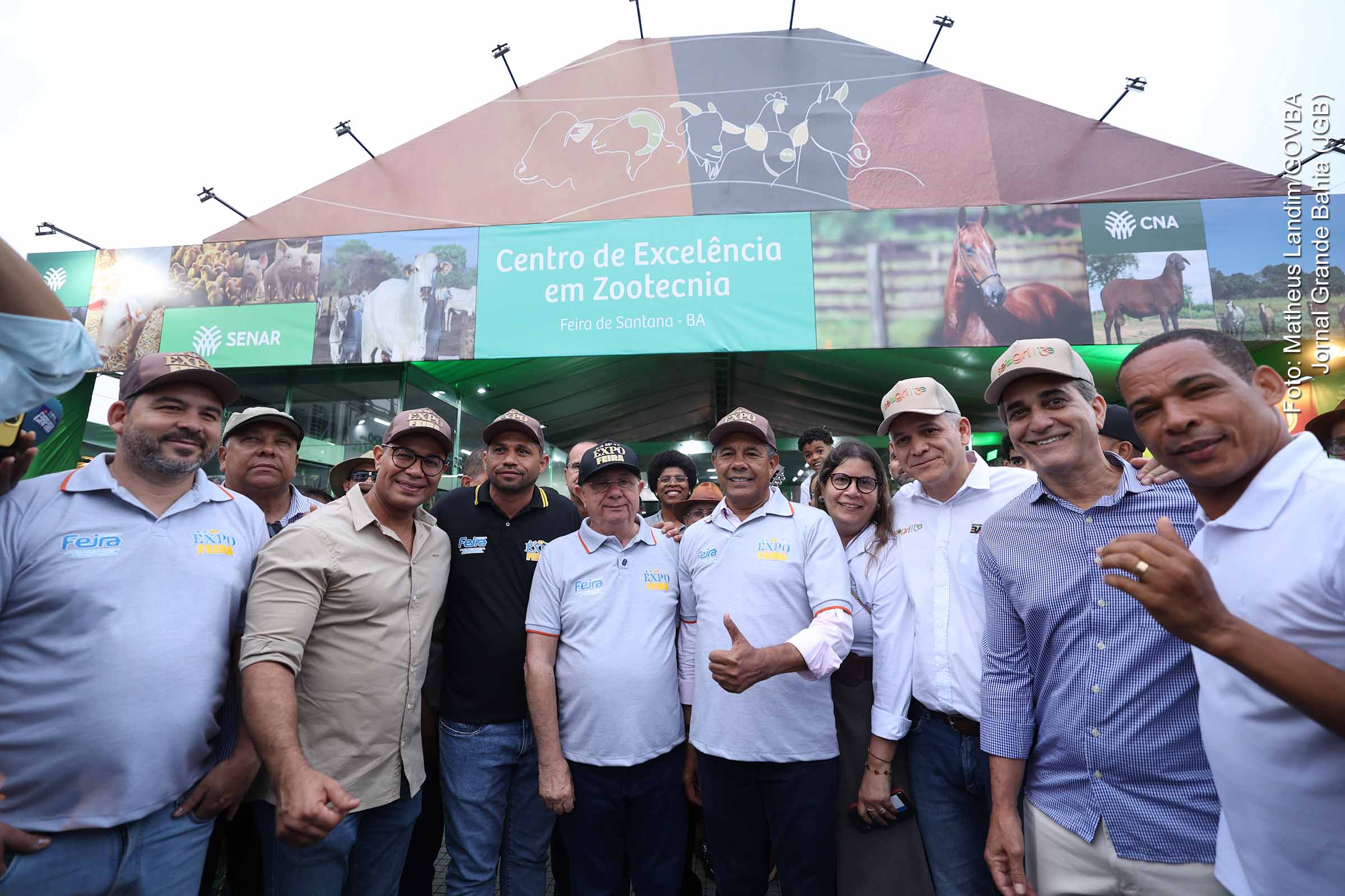 Feira de Santana, 26/09/2025 — Governador Jerônimo Rodrigues participa da inauguração do Centro de Excelência em Zootecnia no Parque de Exposições João Martins da Silva, em cerimônia realizada pelo CNA/Senar, com lideranças políticas e do agronegócio.