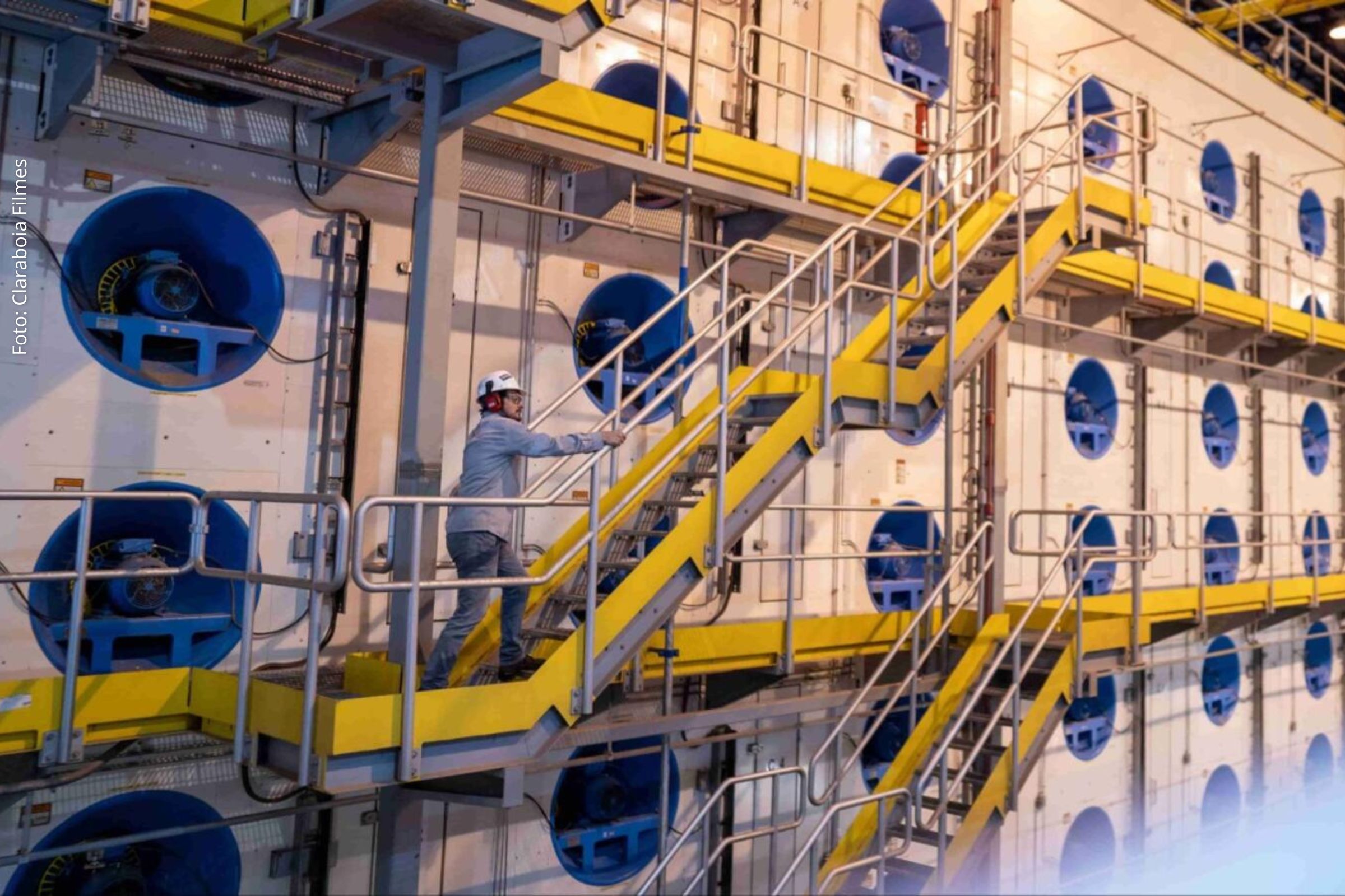 Indicadores de julho mostram avanço do faturamento e do emprego, mas reforçam tendência de queda na utilização da capacidade instalada.