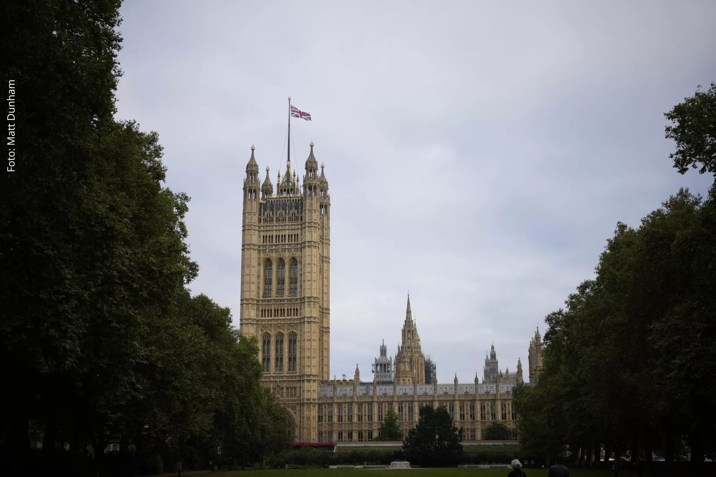 Especialista russo detalha atuação britânica desde a década de 1920 e aponta ações contemporâneas de agentes de influência e sabotagem.