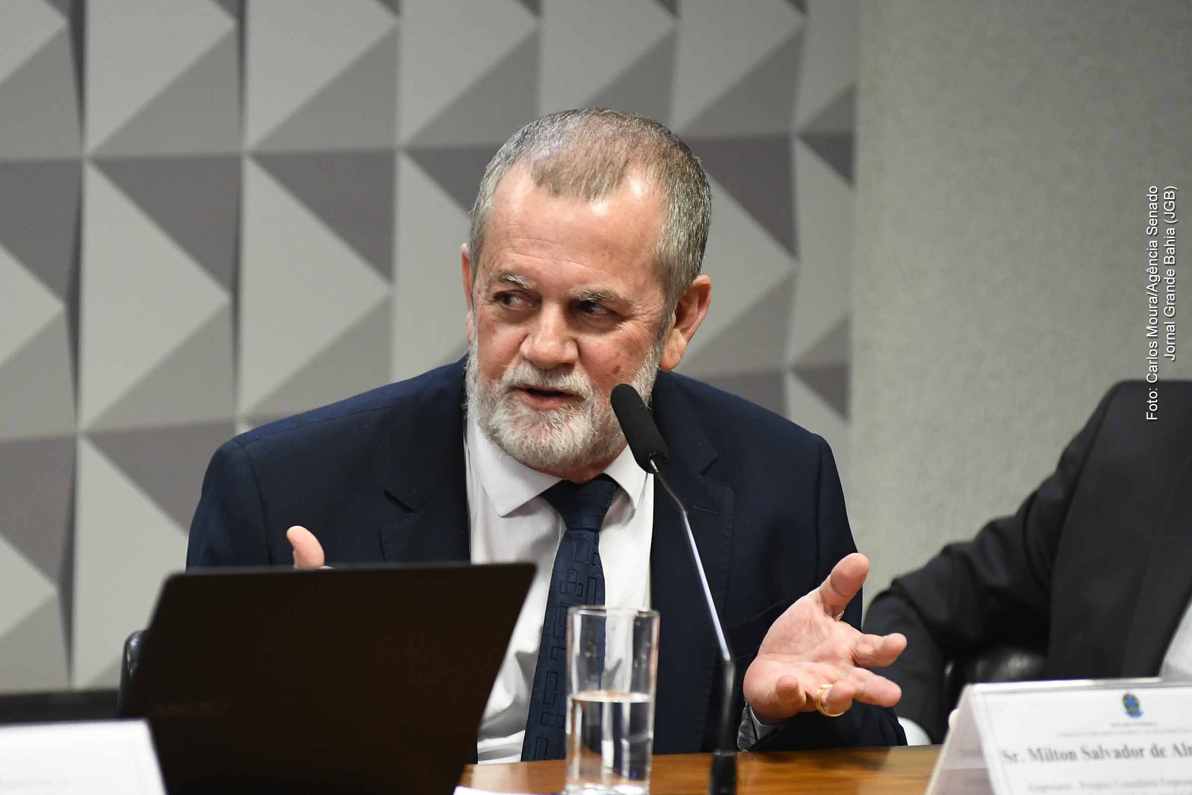 Em depoimento à CPMI do INSS, contador nega vínculo com o Careca do INSS, mas parlamentares questionam versão e apontam possíveis responsabilidades em esquema milionário de fraudes previdenciárias.
