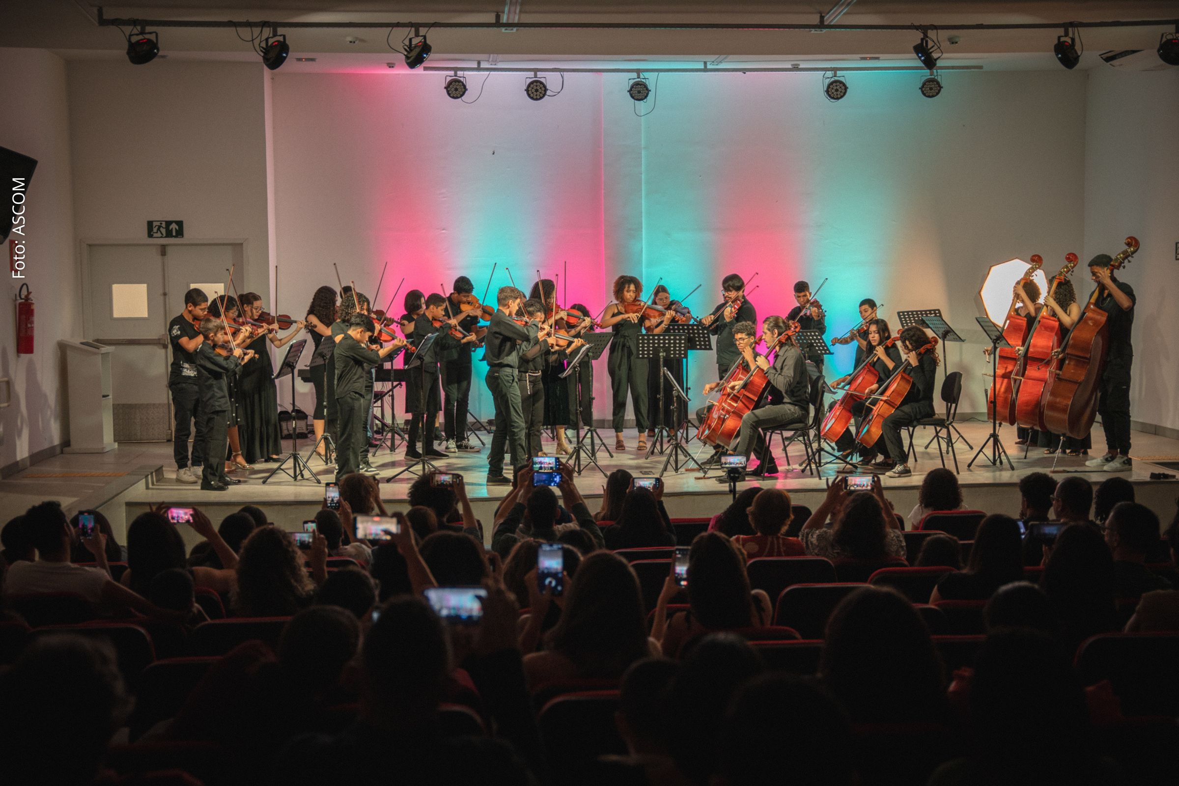 Evento gratuito celebra a estação com apresentações da Orquestra de Cordas e repertório clássico.