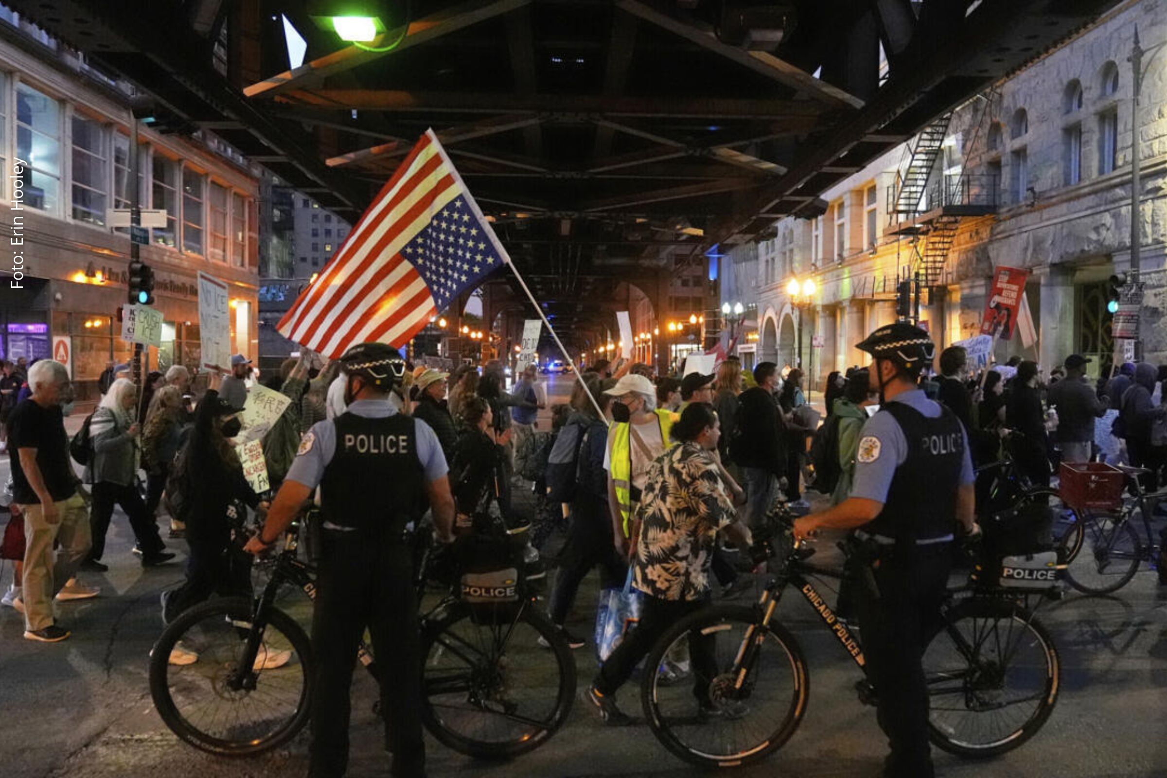 Decisão da Suprema Corte amplia poder de agentes federais e levanta preocupações sobre perfilamento racial e uso da Guarda Nacional em cidades como Chicago e Nova York.