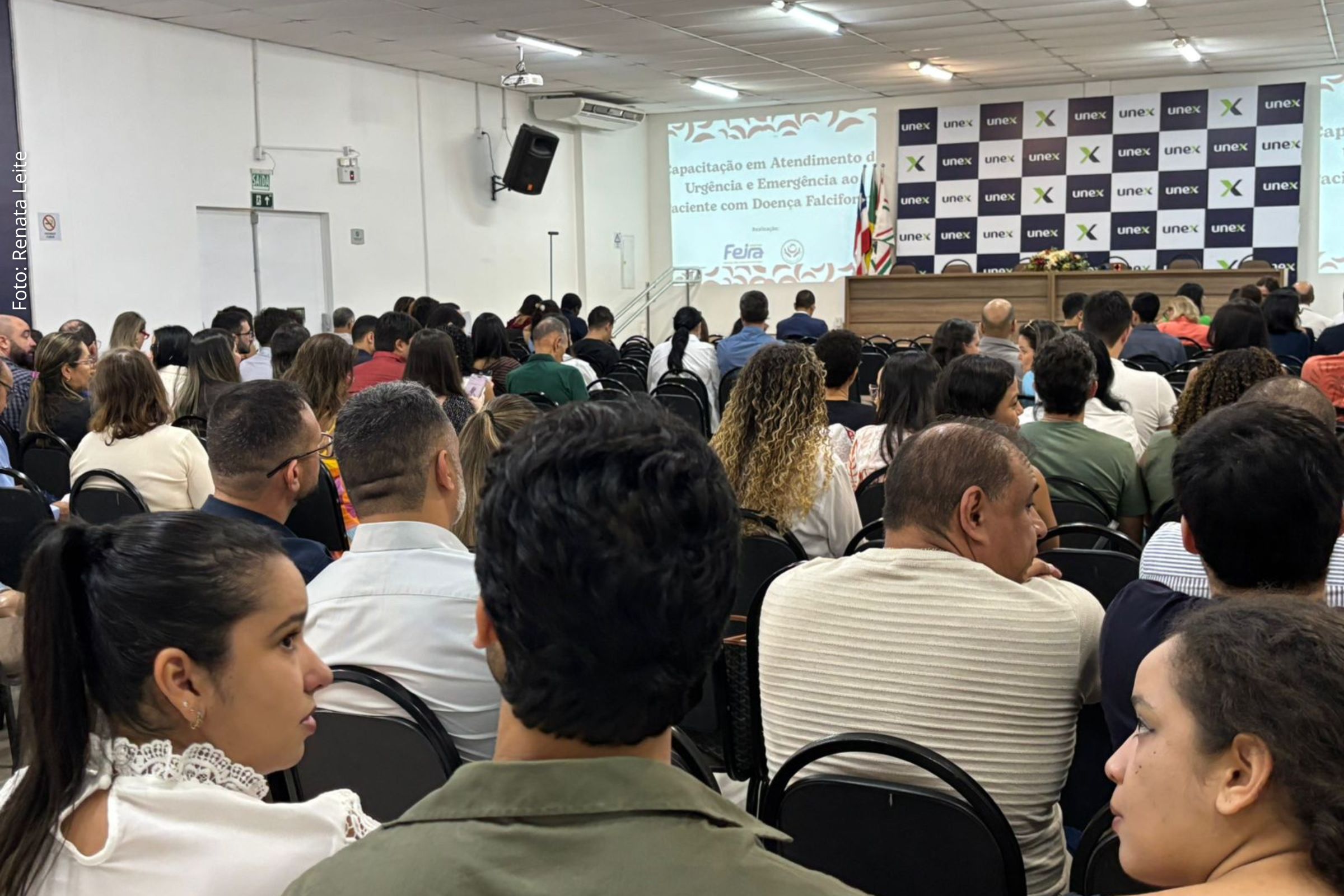 Iniciativa reuniu cerca de 300 profissionais para discutir protocolos de manejo clínico e qualificar a assistência na rede municipal de saúde.