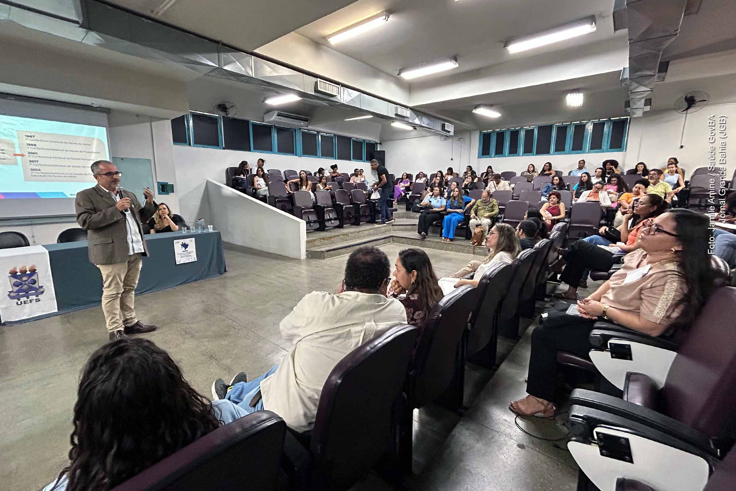 O SUS completa 35 anos nesta sexta-feira (19/09/2025) com destaque para a expansão da saúde na Bahia. Nos últimos dois anos, foram inaugurados 11 hospitais, entregues mais de mil veículos e ampliadas as policlínicas regionais, que já realizaram 8,3 milhões de atendimentos. A rede de média e alta complexidade foi fortalecida e novas unidades devem ser inauguradas ainda em 2025, consolidando a interiorização e a modernização do sistema no estado.