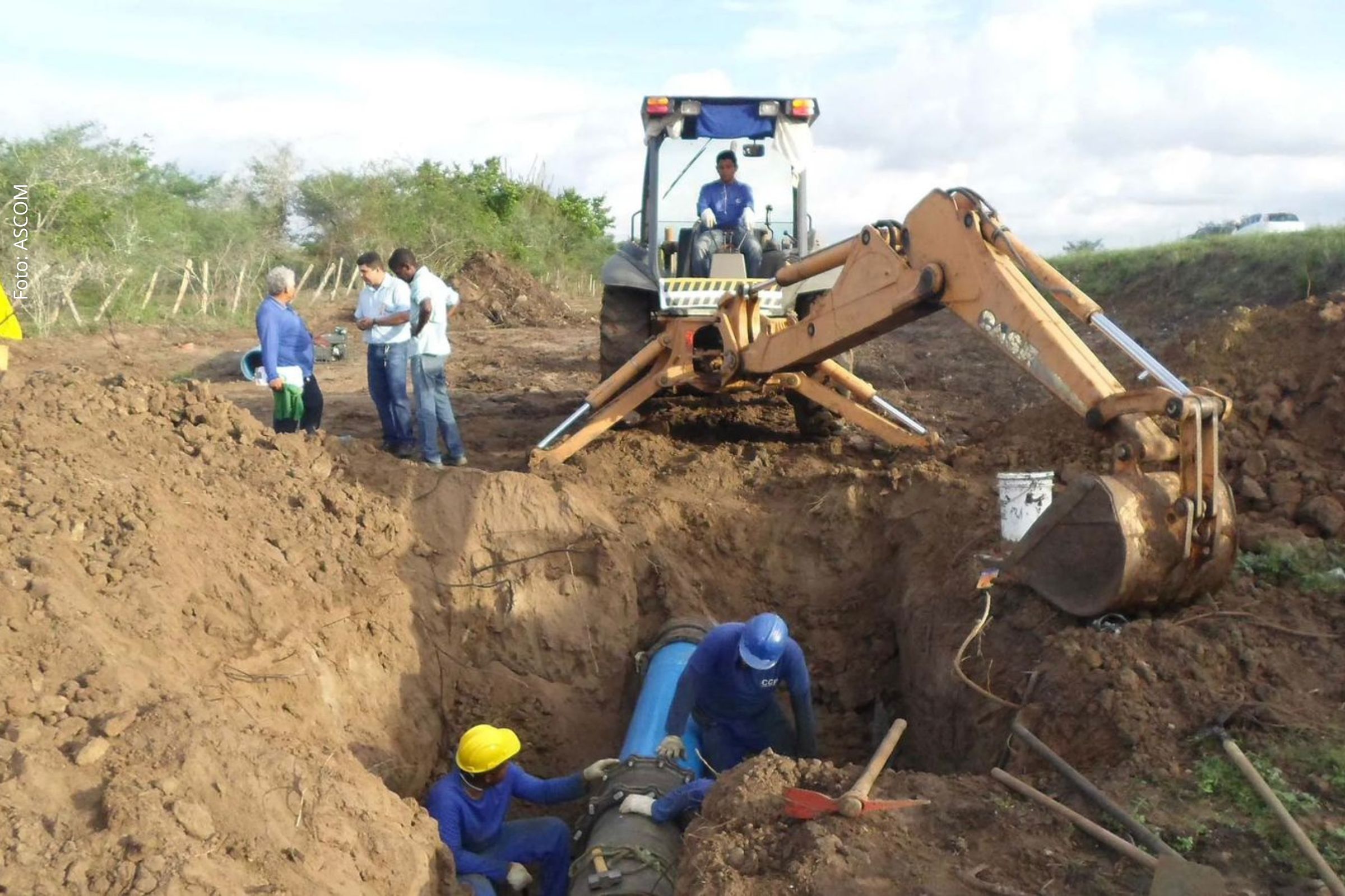 Requerimentos aprovados pedem cobertura de água e esgoto em localidades específicas, além de informações sobre obras de pavimentação pendentes.
