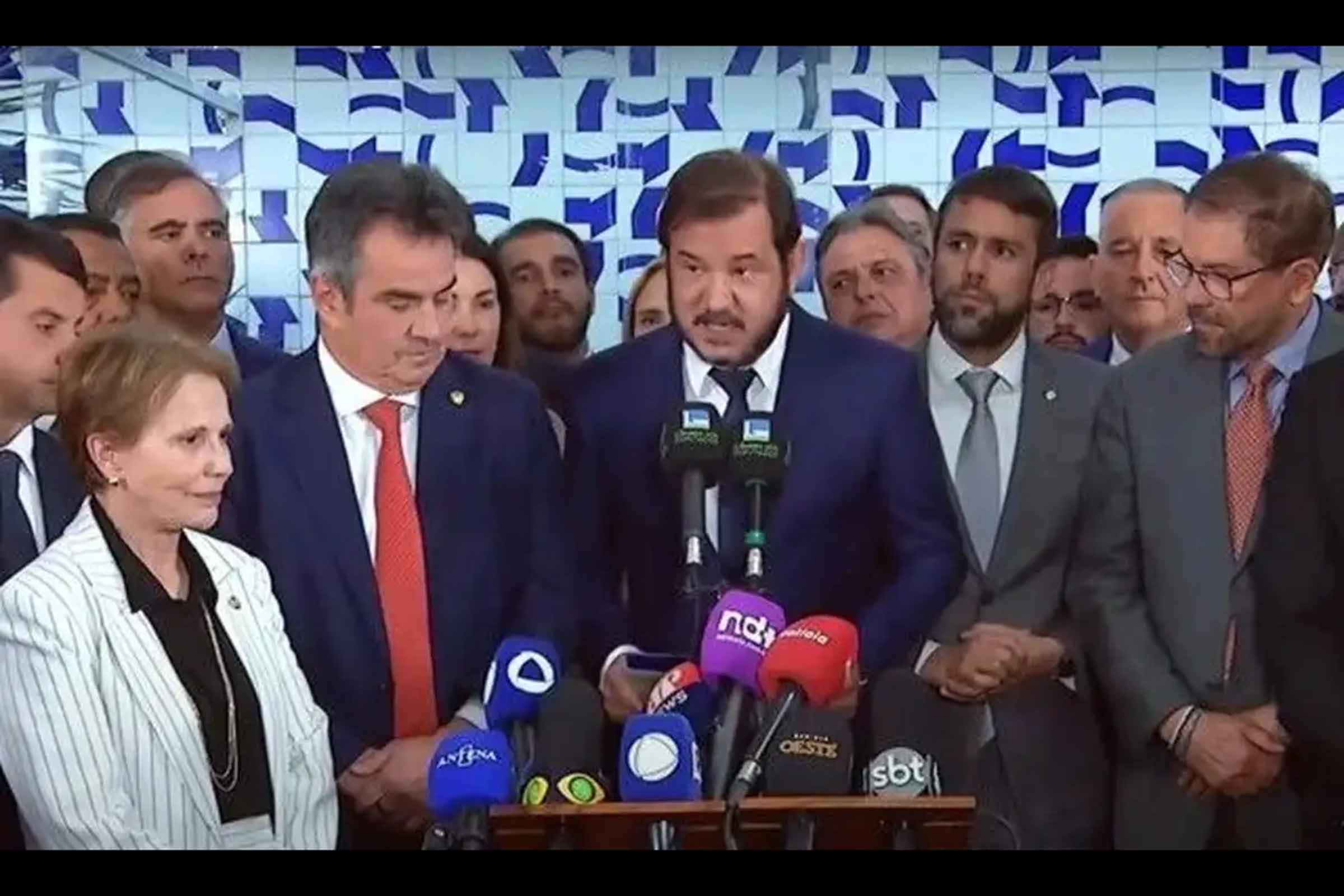 União Brasil e PP deixam Governo Lula e ampliam crise política no Congresso