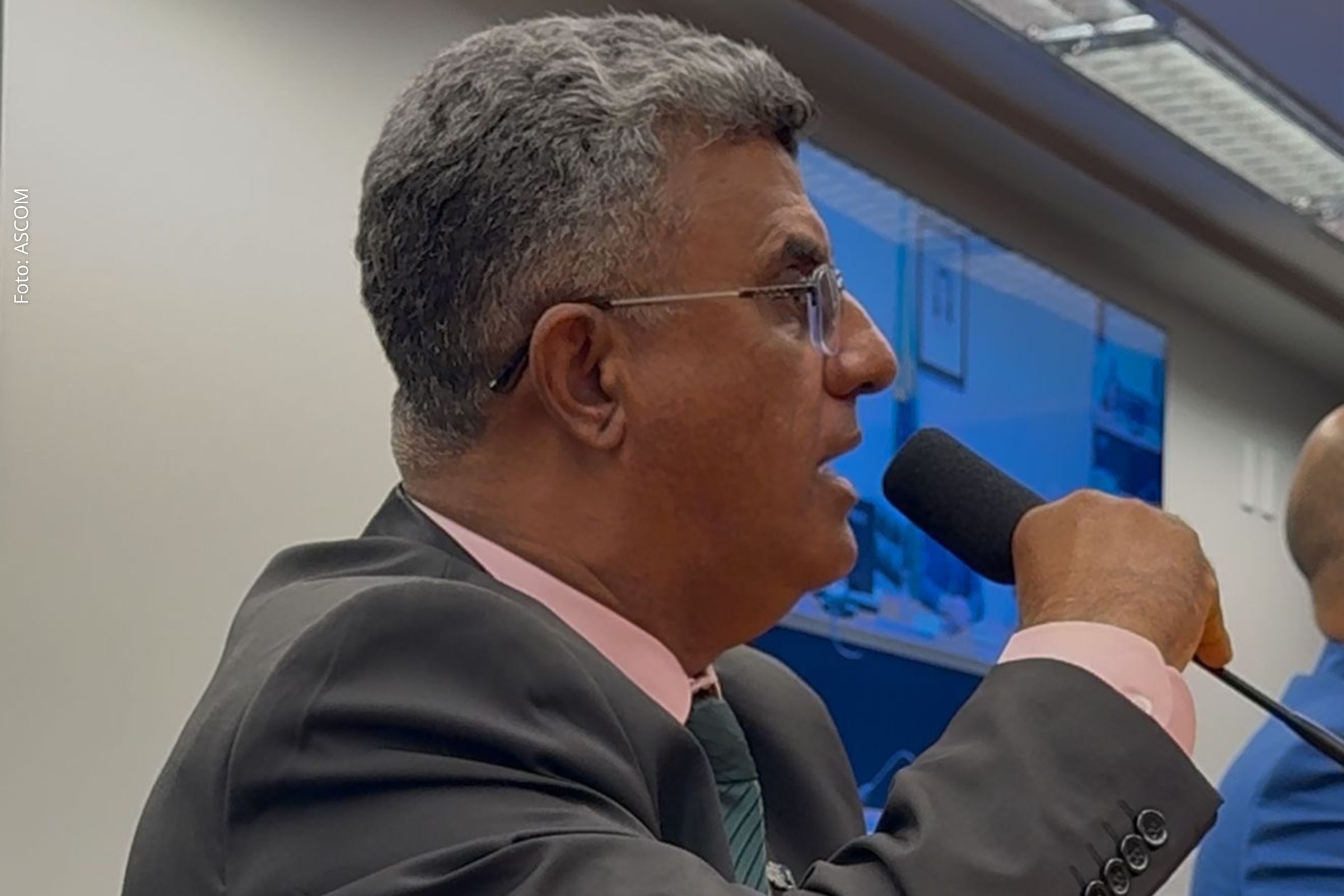 Parlamentares também pediram policlínica no bairro Gabriela e obras na BR-324 para garantir mais segurança aos moradores.