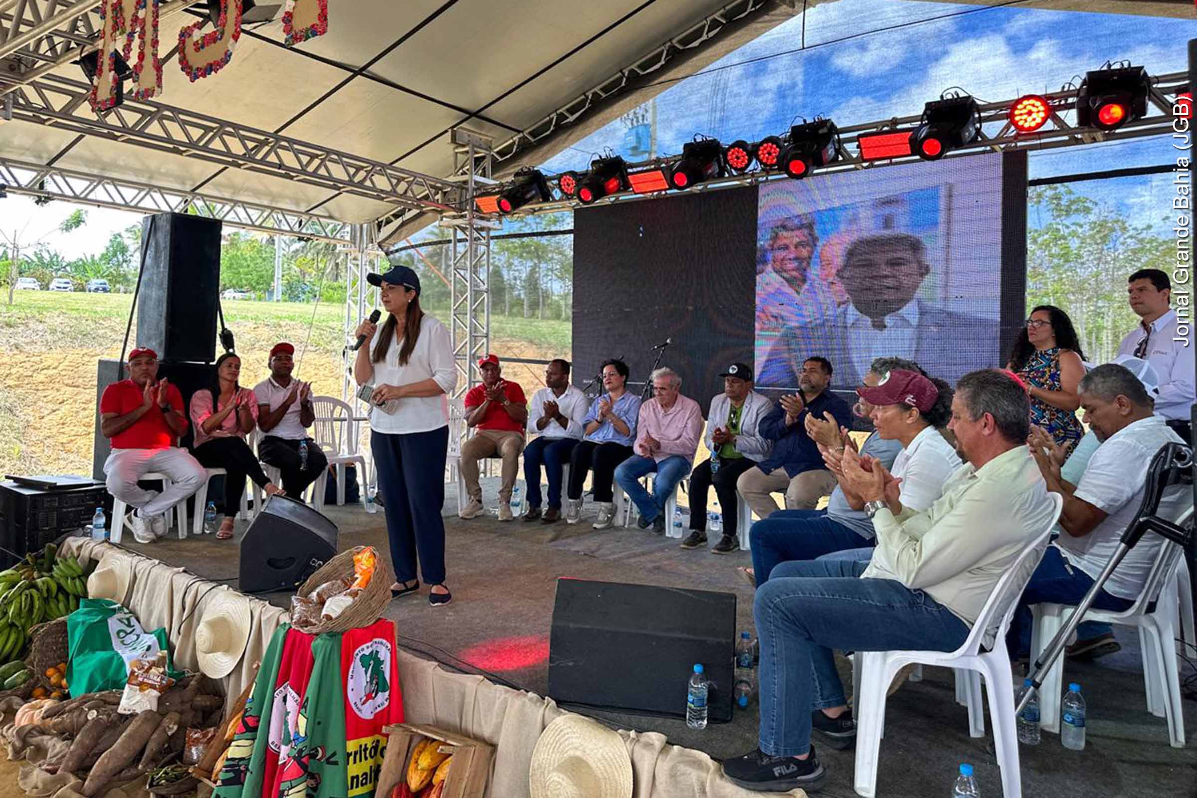 Seminário do MST reúne primeira-dama da Bahia e lideranças políticas em Prado