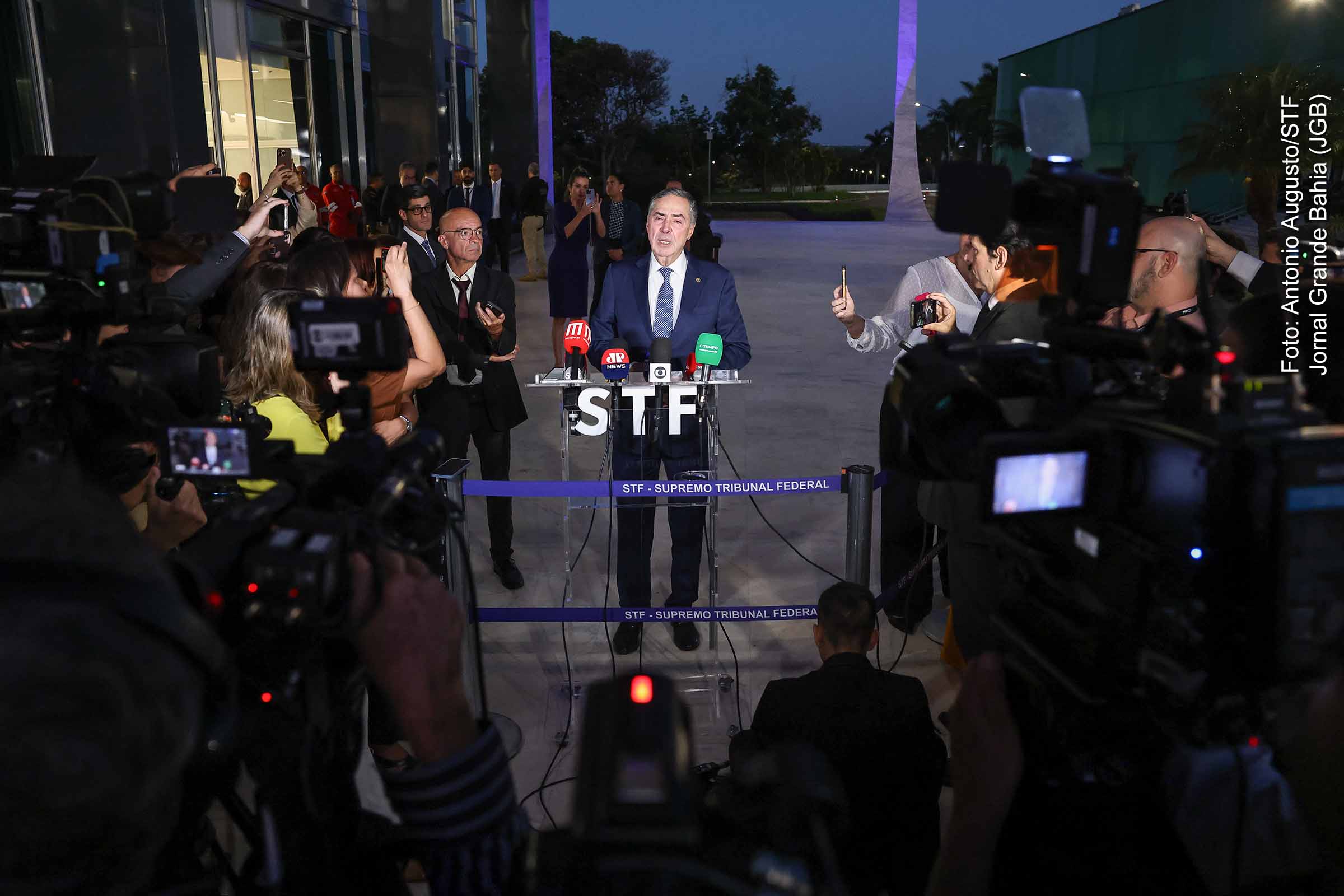 Após gestão temerária no STF e CNJ, ministro Luís Roberto Barroso anuncia aposentadoria e encerra ciclo de 12 anos na Suprema Corte
