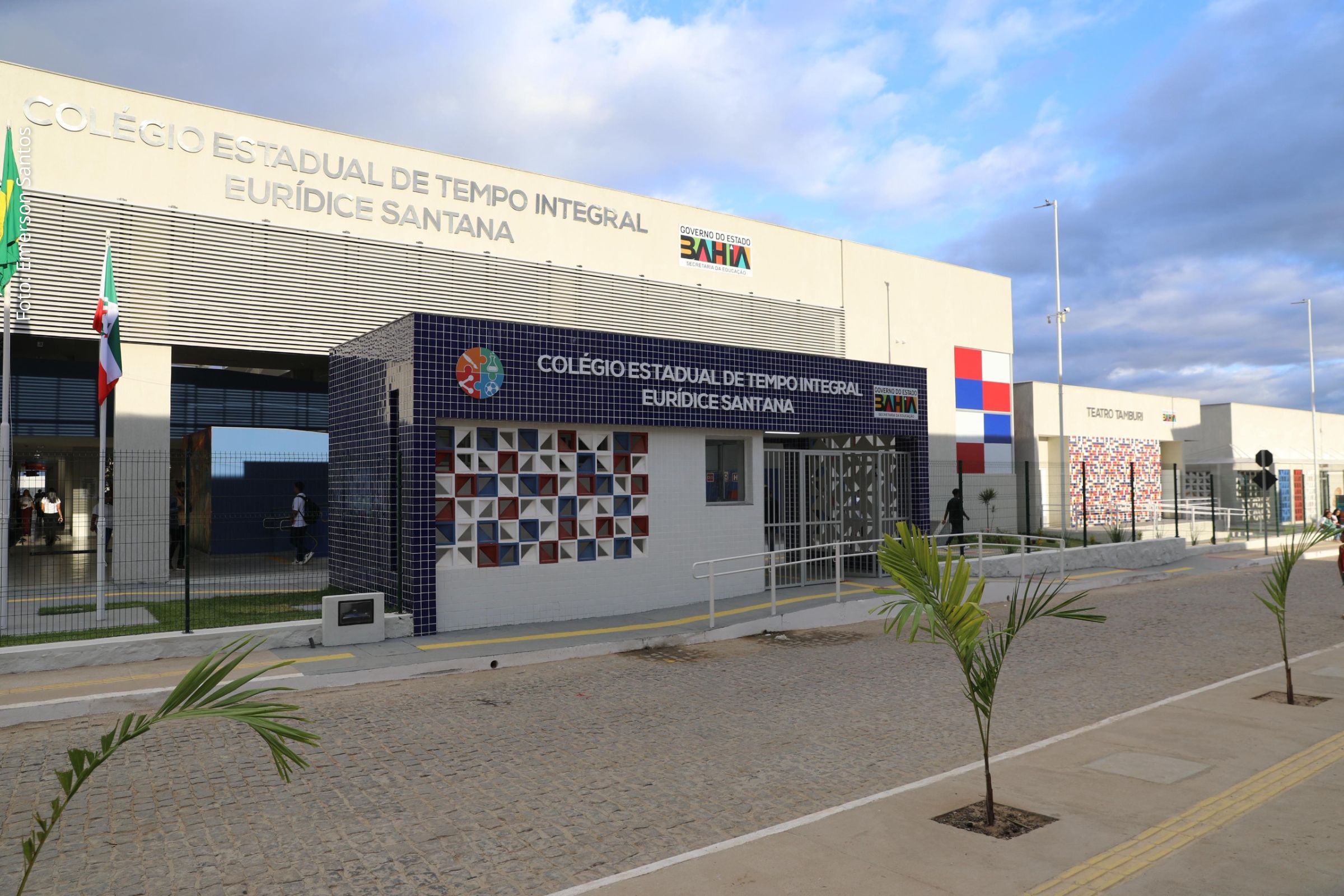 Avaliação estadual mede competências em Língua Portuguesa e Matemática nos ensinos Fundamental, Médio e EJA.