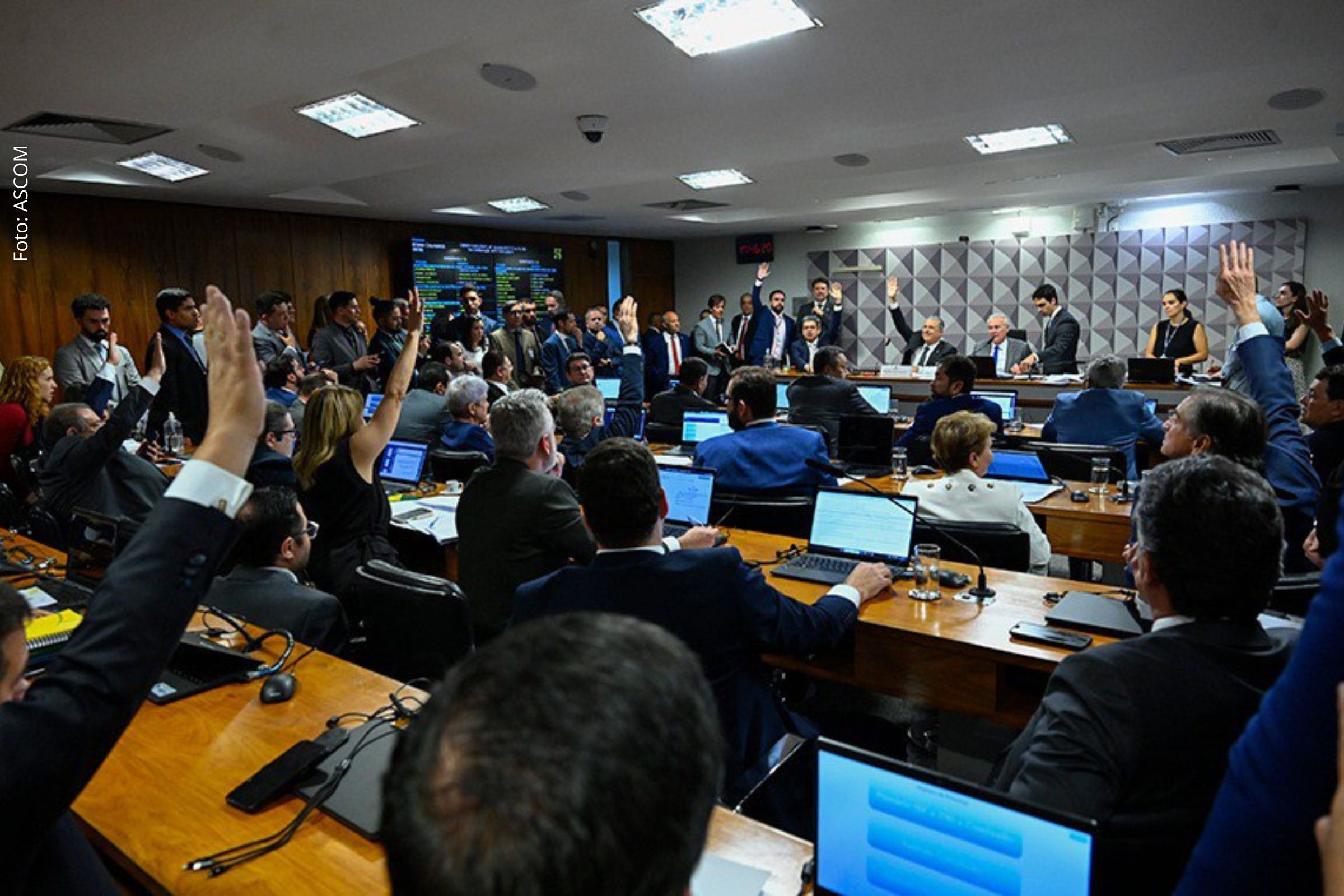 Medida provisória aprovada por 13 votos a 12 mantém isenção para LCI e LCA, altera tributação das bets e aguarda votação final.