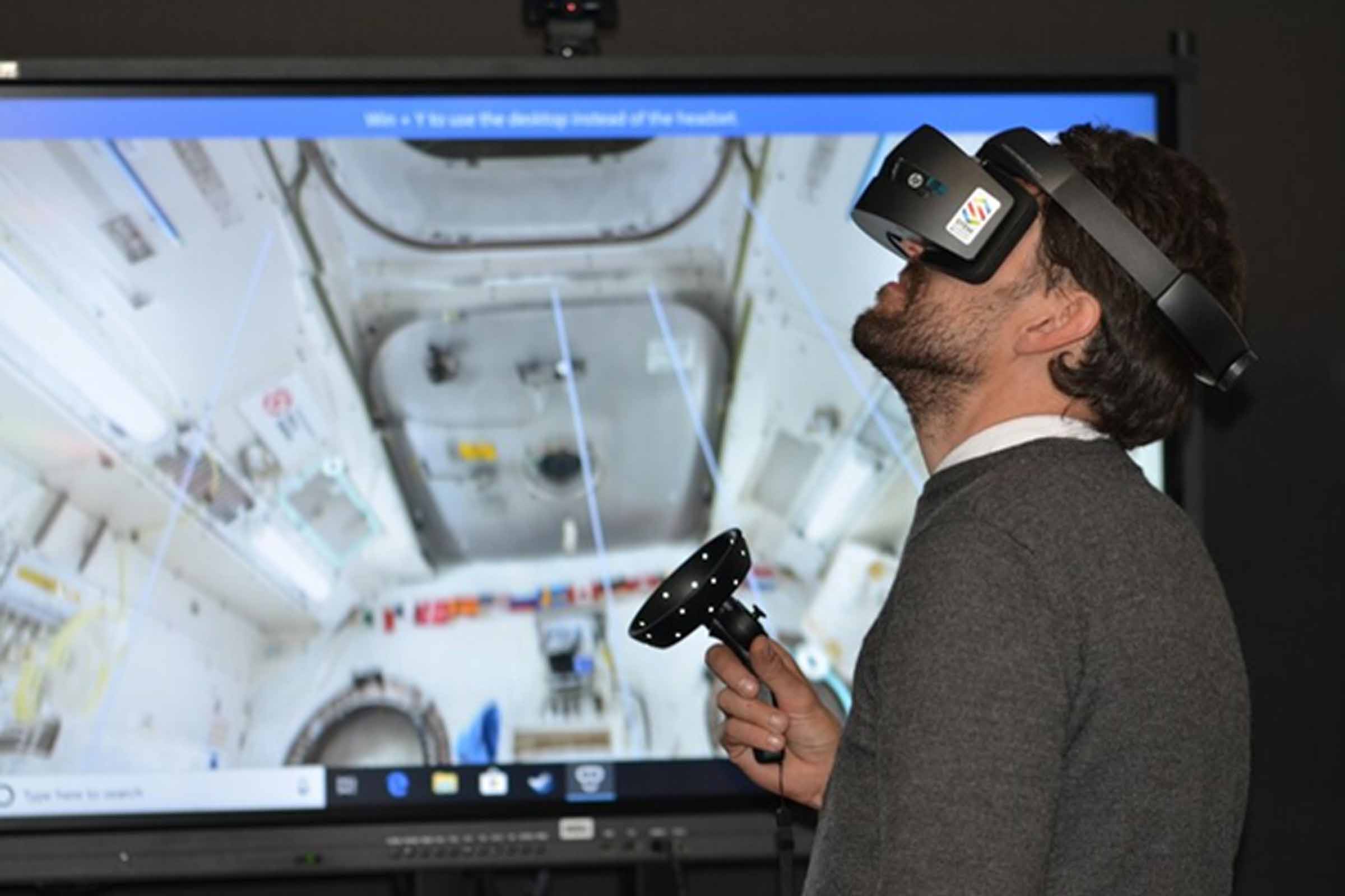 Salvador consolida sua posição como polo de lazer digital no Brasil, ao unir eventos presenciais, experiências em realidade virtual e entretenimento online. O Bahia Connect exemplifica essa transformação, promovendo imersões sensoriais que celebram a cultura baiana. A cidade ainda investe em tours virtuais, competições tecnológicas e jogos digitais, demonstrando o avanço de um modelo de turismo inovador e acessível, que combina cultura, tecnologia e interatividade.