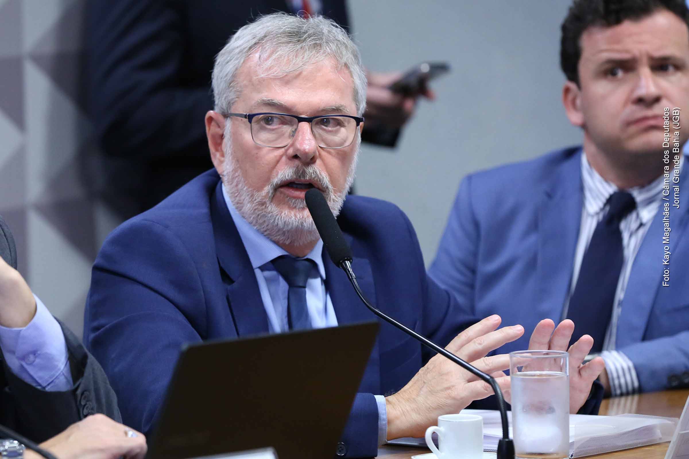 Ex-diretor admite negócios com o “Careca do INSS”, mas nega participação em fraudes.