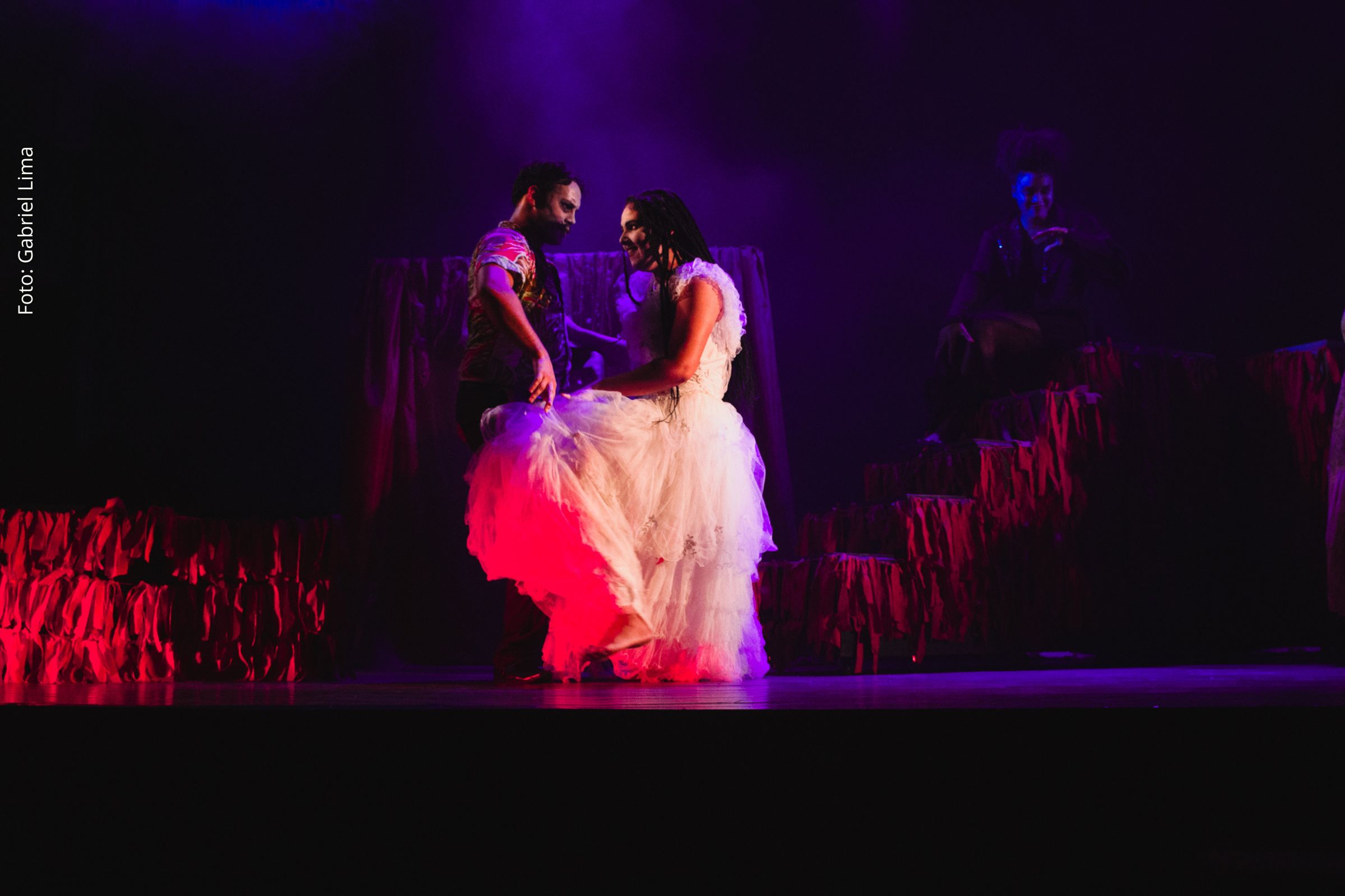 Comédia musical baseada nas canções de Zéu Britto será exibida nos dias 31 de outubro e 1º de novembro no Teatro do Amélio Amorim.