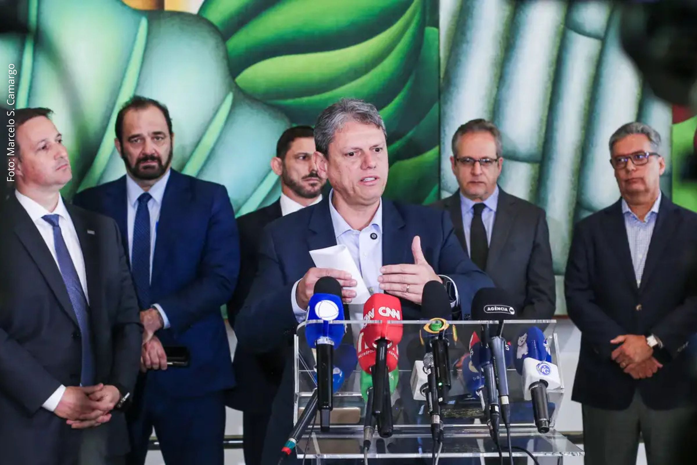 Casos registrados no estado já somam sete confirmações e 15 suspeitas; autoridades intensificam ações de fiscalização, apreensões e investigações sobre falsificação de bebidas alcoólicas.