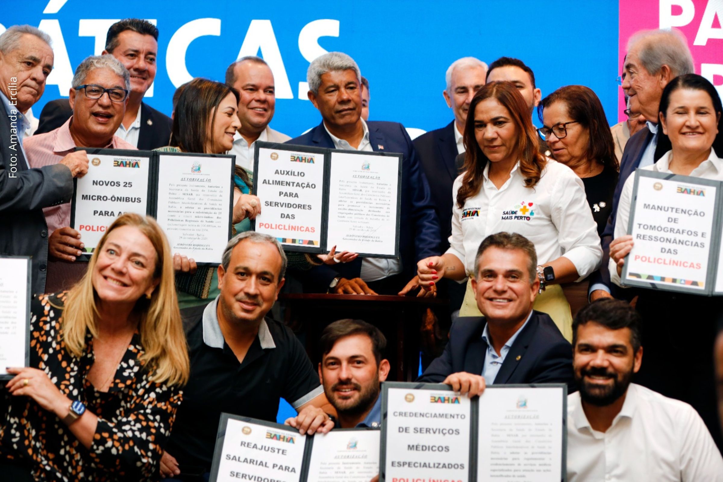 Governo da Bahia anuncia novos investimentos em saúde e entrega 85 veículos durante o 2º Fórum dos Consórcios