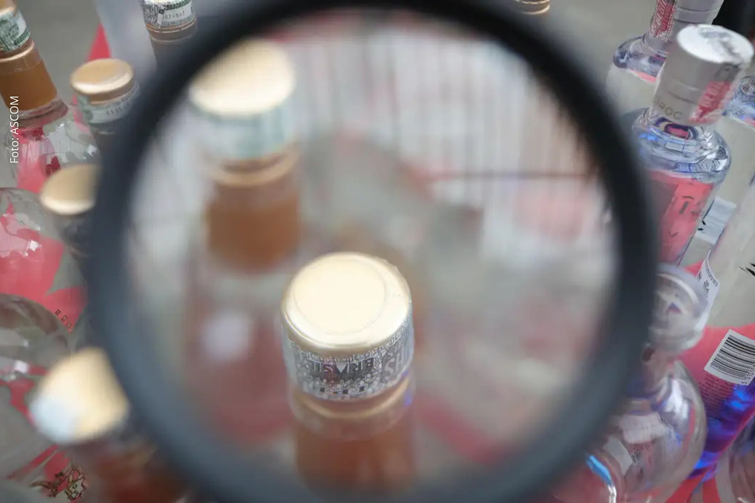 Crise do metanol completa um mês; Investigações confirmam falsificação de bebidas e ampliam ações de combate à contaminação no Brasil