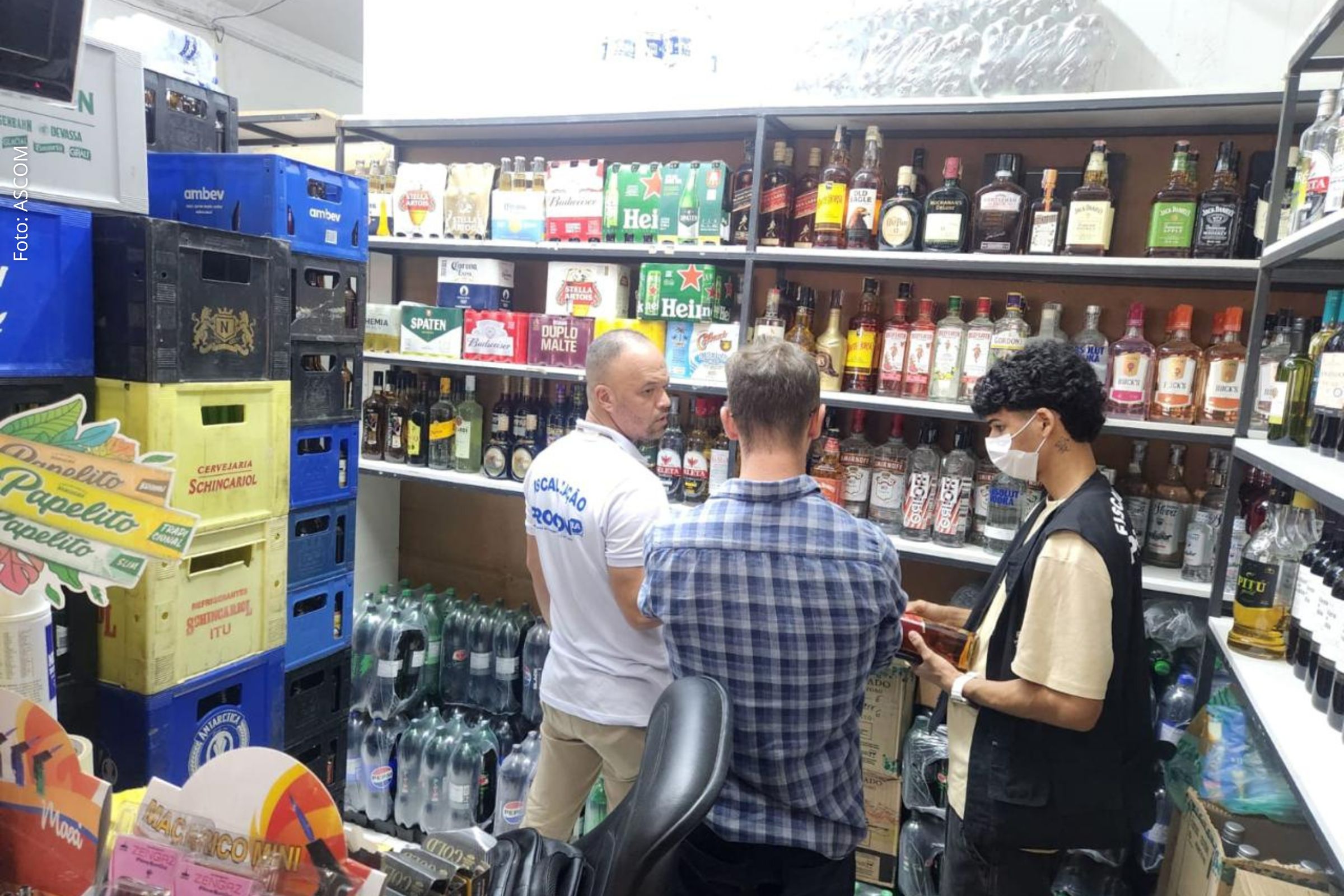 Ação do Governo do Estado fiscaliza produção, distribuição e comércio de bebidas adulteradas em Salvador.