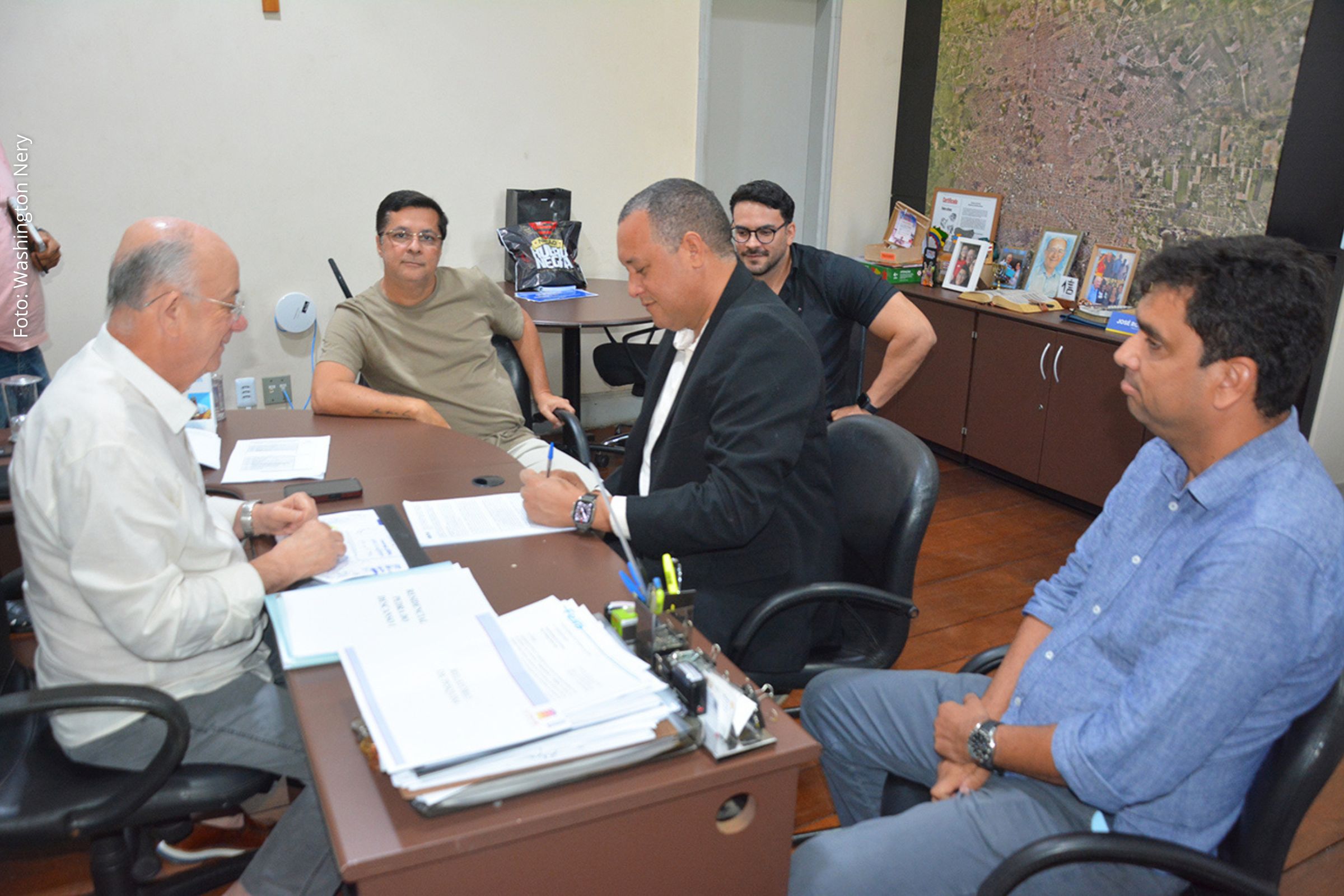 Prefeito José Ronaldo assina contrato para construção de 208 unidades do Minha Casa Minha Vida em Feira de Santana