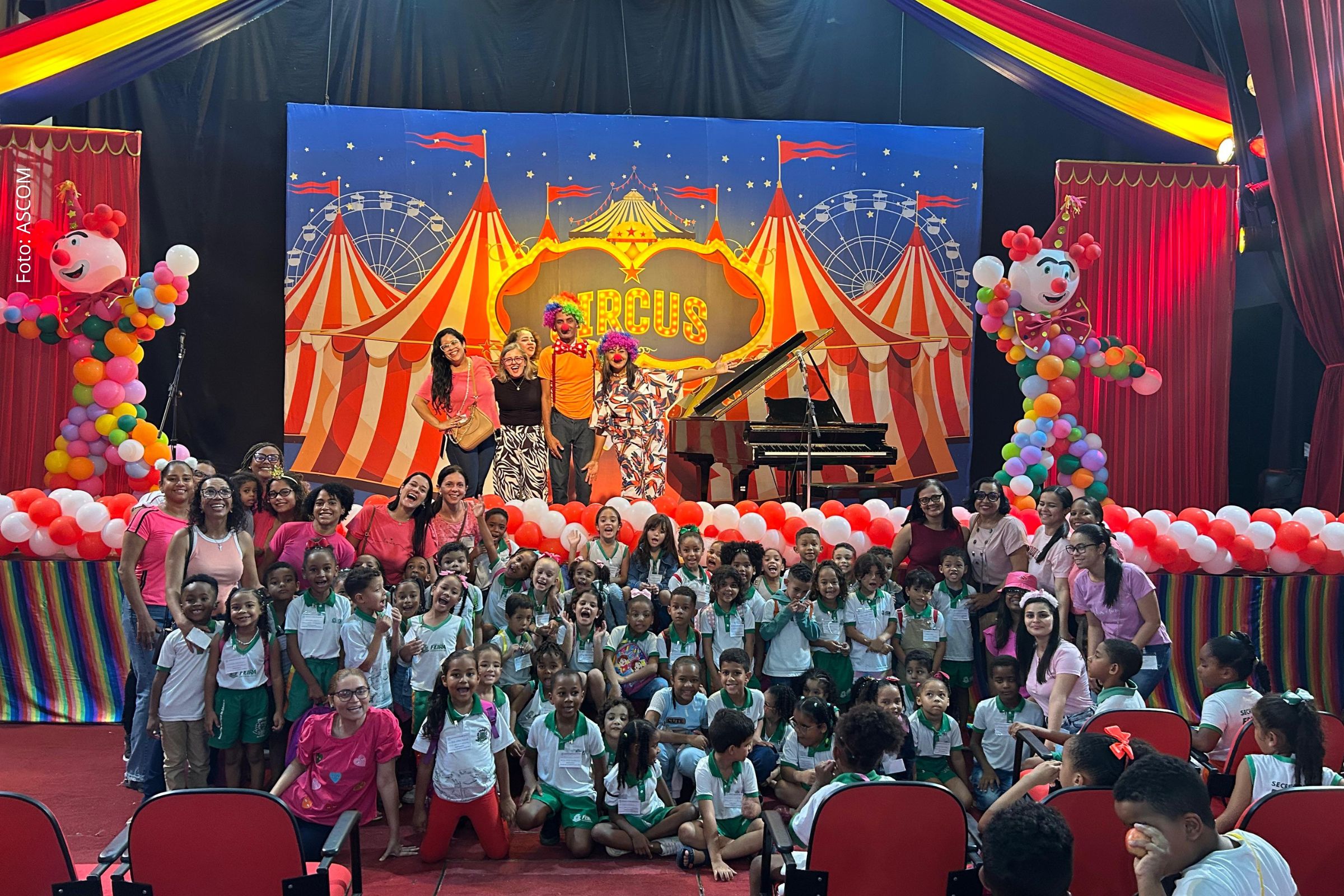 Feira de Santana: Projeto Cinco e Meia leva a temática circense ao Teatro Universitário em homenagem ao Dia das Crianças