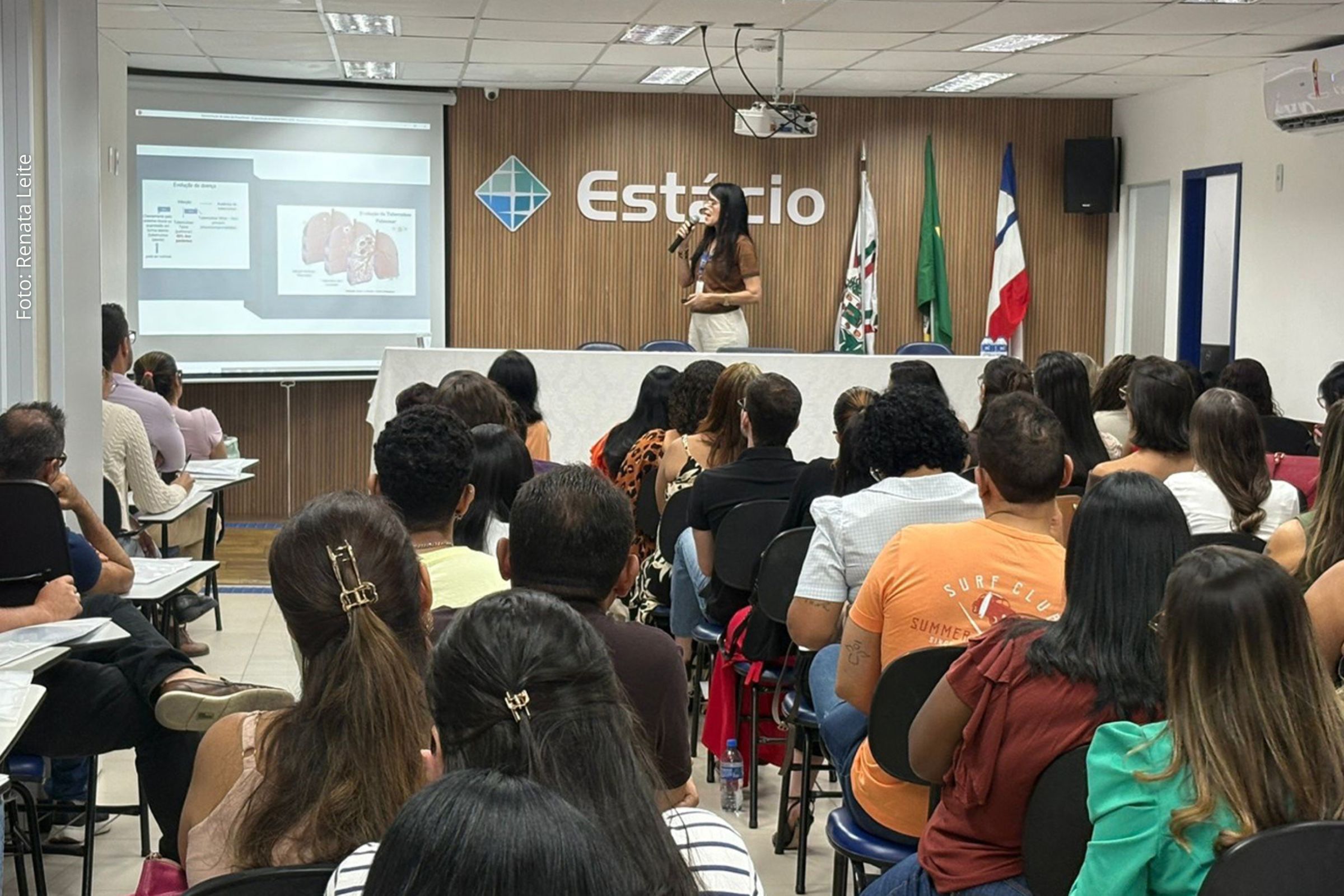 Programa municipal qualifica médicos e enfermeiros para prevenção, diagnóstico e acompanhamento na rede municipal.