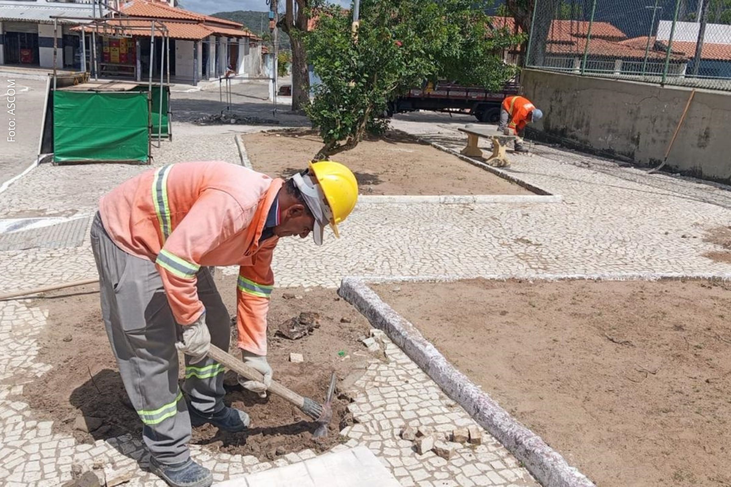 Operações da SOMA incluem reparos em pavimentação asfáltica e de paralelepípedo em bairros e distritos da cidade.