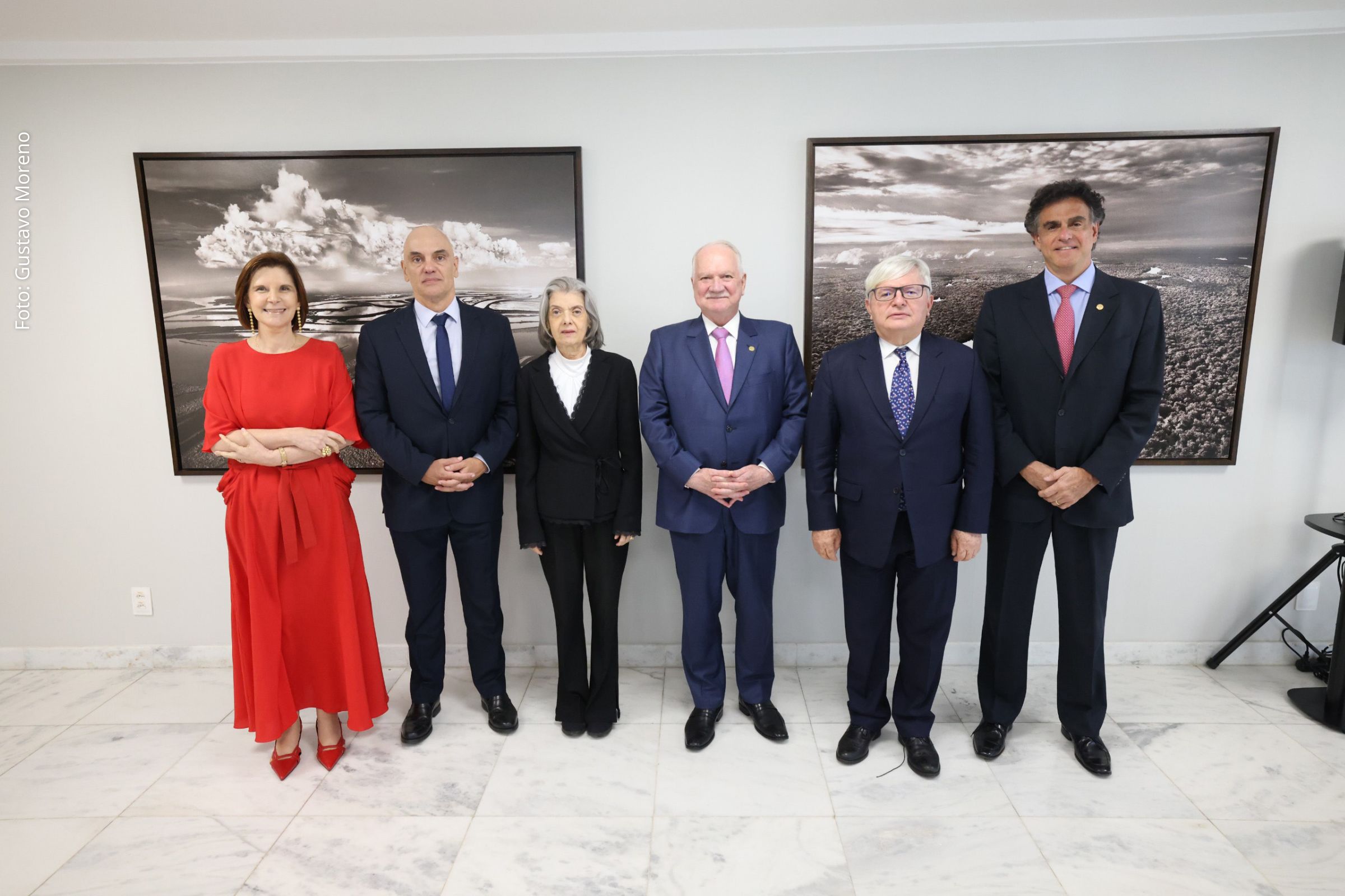 Ministro Edson Fachin discute Observatório de Integridade, plano Pena Justa e medidas de equidade racial em reuniões estratégicas.