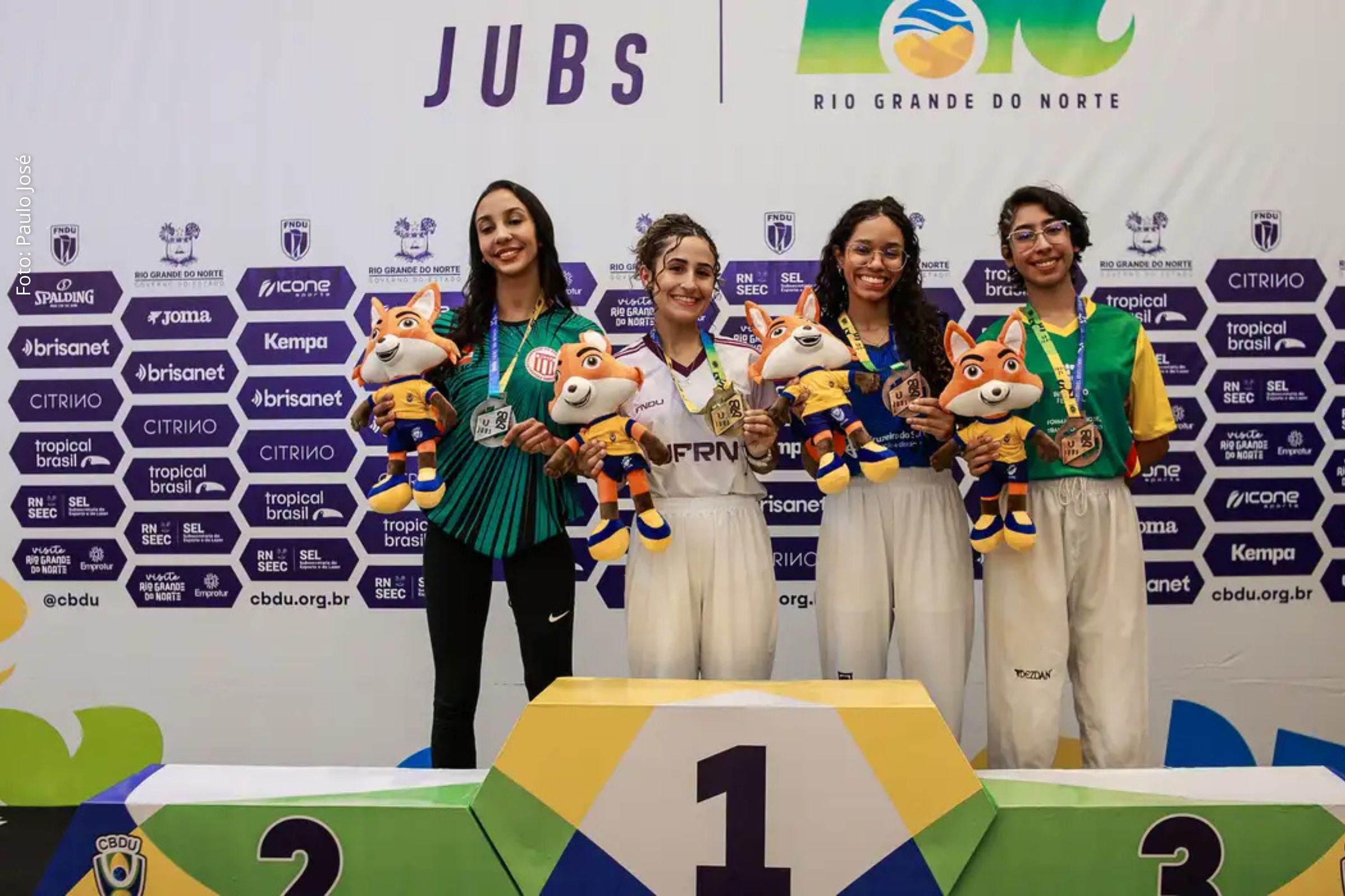 Laura Paiva encerra carreira nos JUBs 2025 com tricampeonato no taekwondo