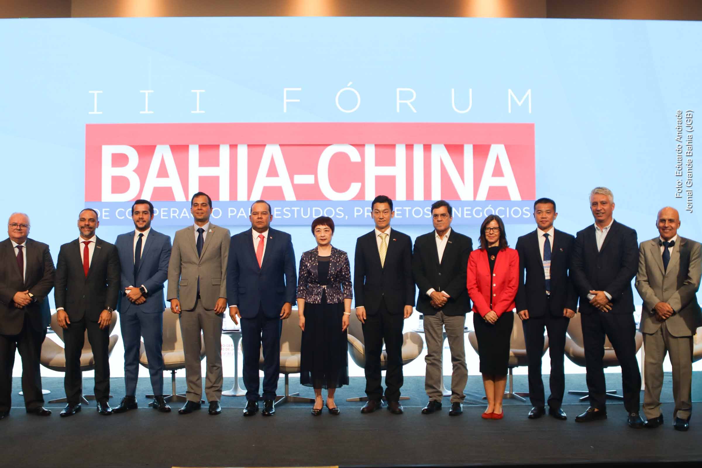 China é modelo de desenvolvimento, afirma secretário estadual Angelo Almeida na abertura do Fórum Bahia–China.