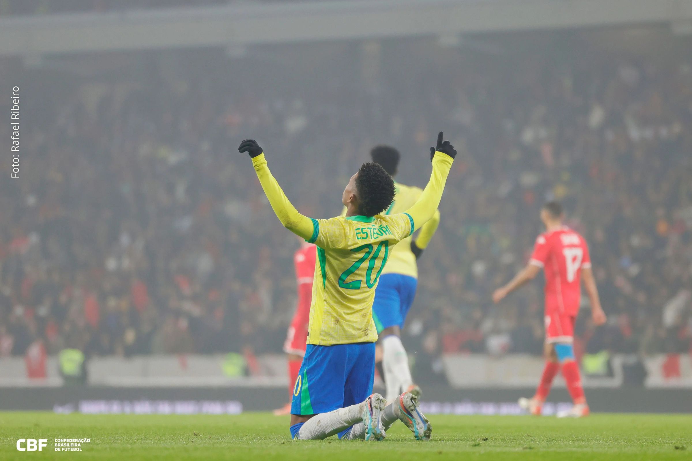 Seleção finaliza temporada com placar de 1 a 1 e atuações decisivas de Estêvão e Rodrygo.